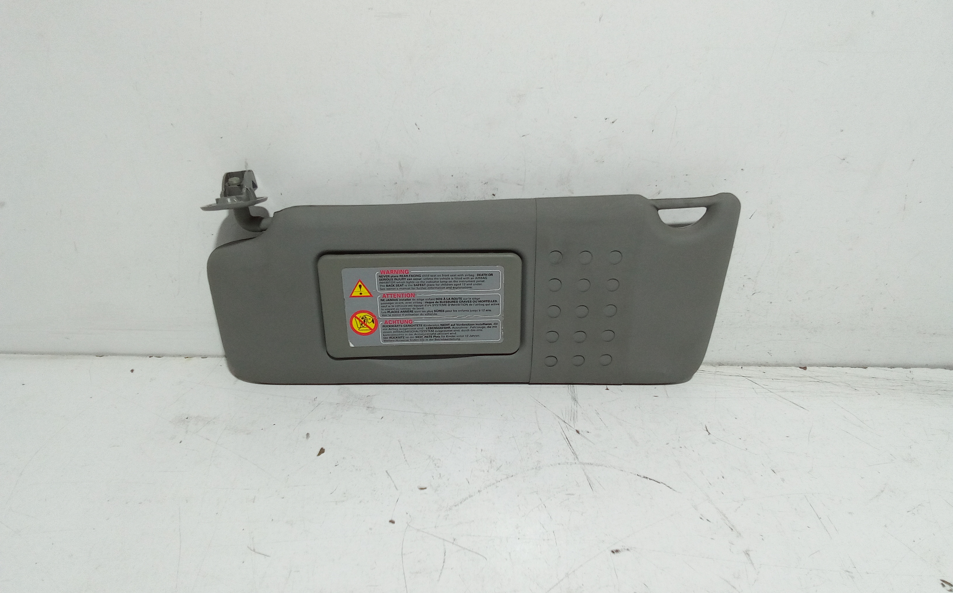 Aletta Parasole Parabrezza Sinistro 8200249085 Usato