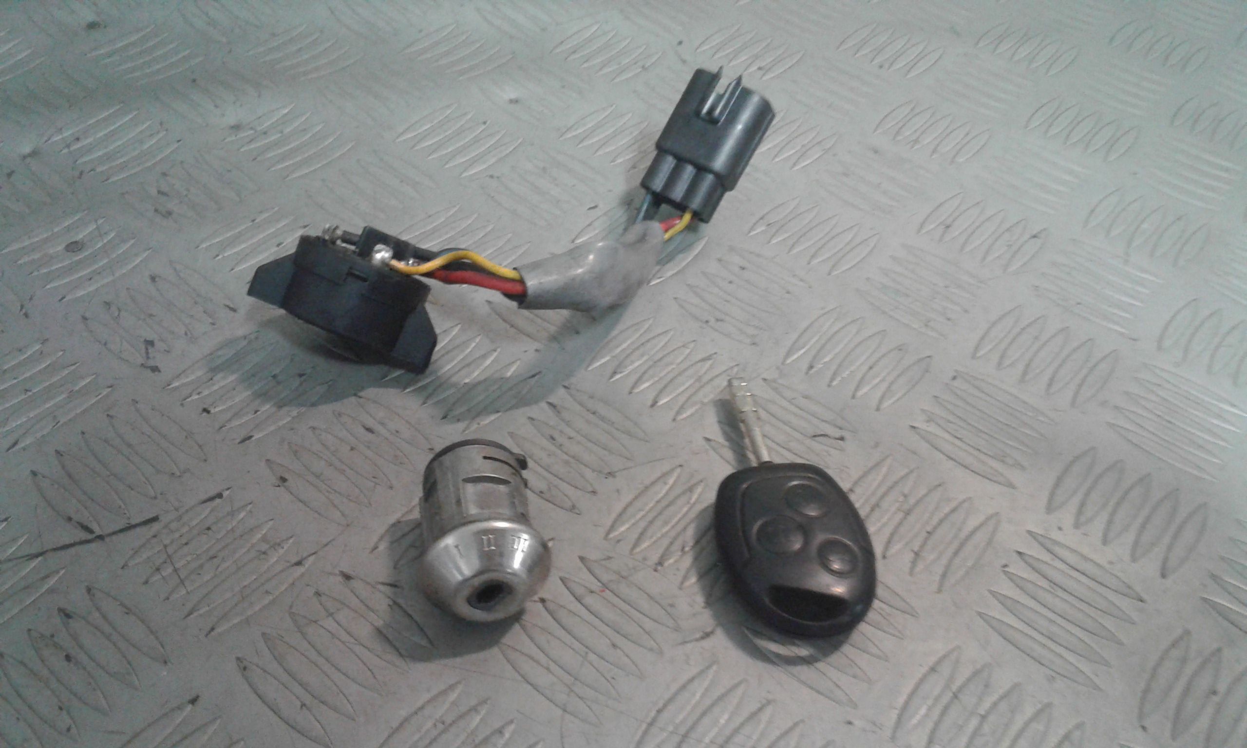 Commutatore Avviamento Con Cilindretti Serrature Usato