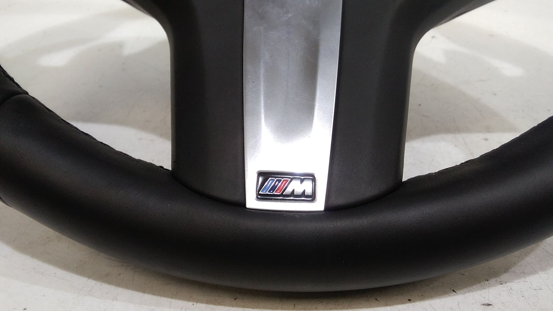 Volante 32308746690 Usato