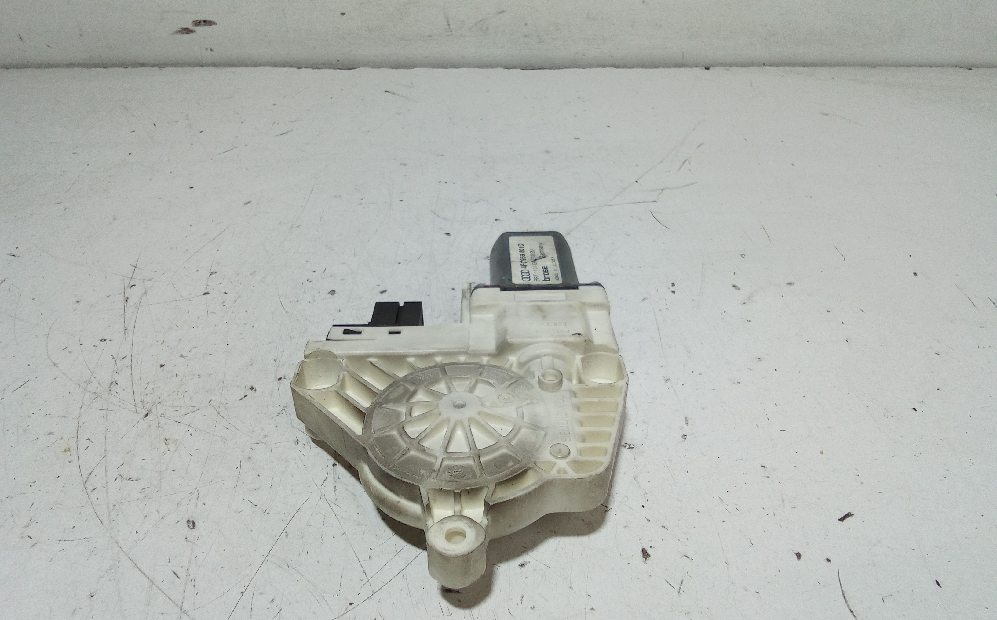 Motorino Alzacristallo Porta Ant. Sinistro 4F0959801D Usato