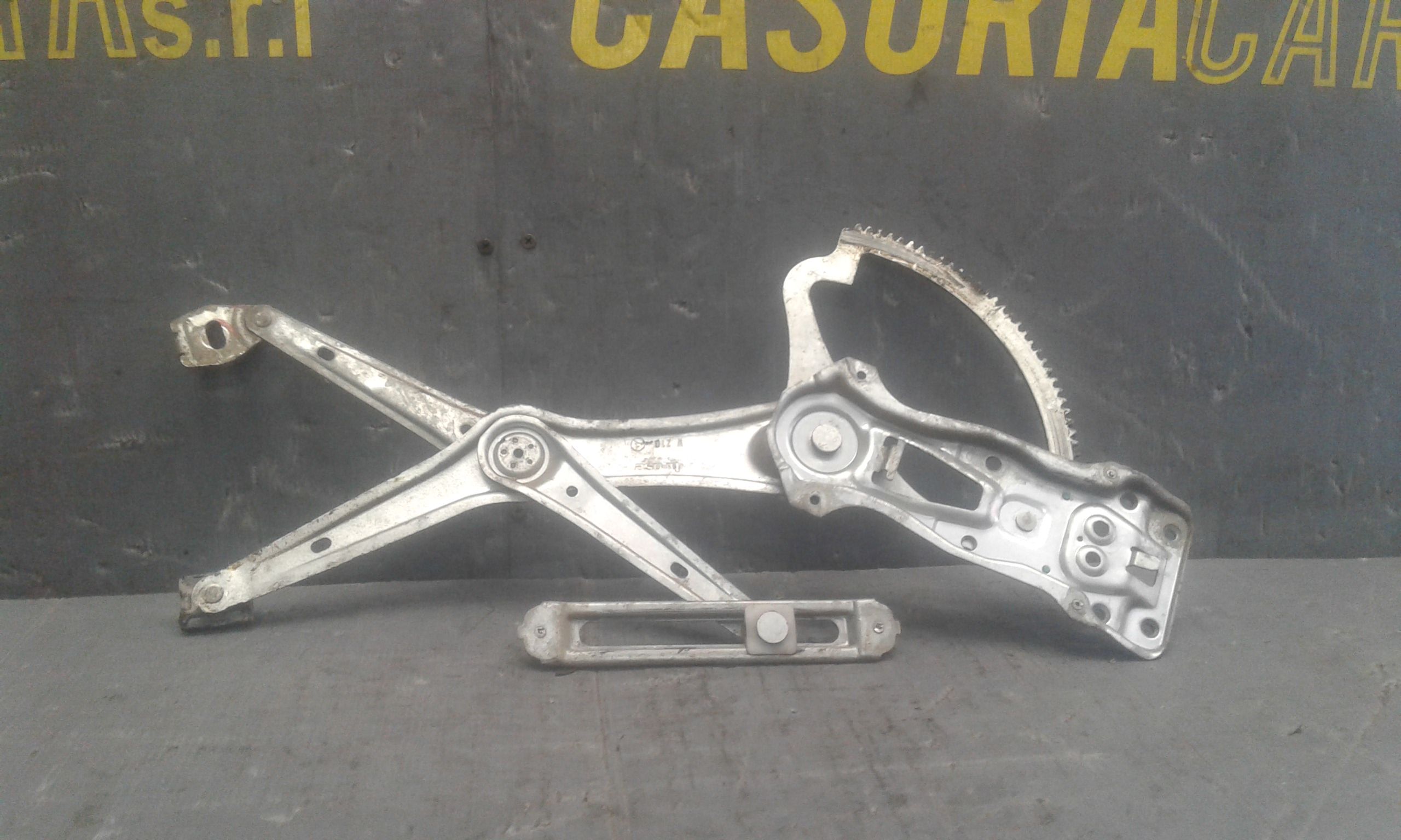 Alzacristallo Porta Ant. Destro A2107201246 Usato