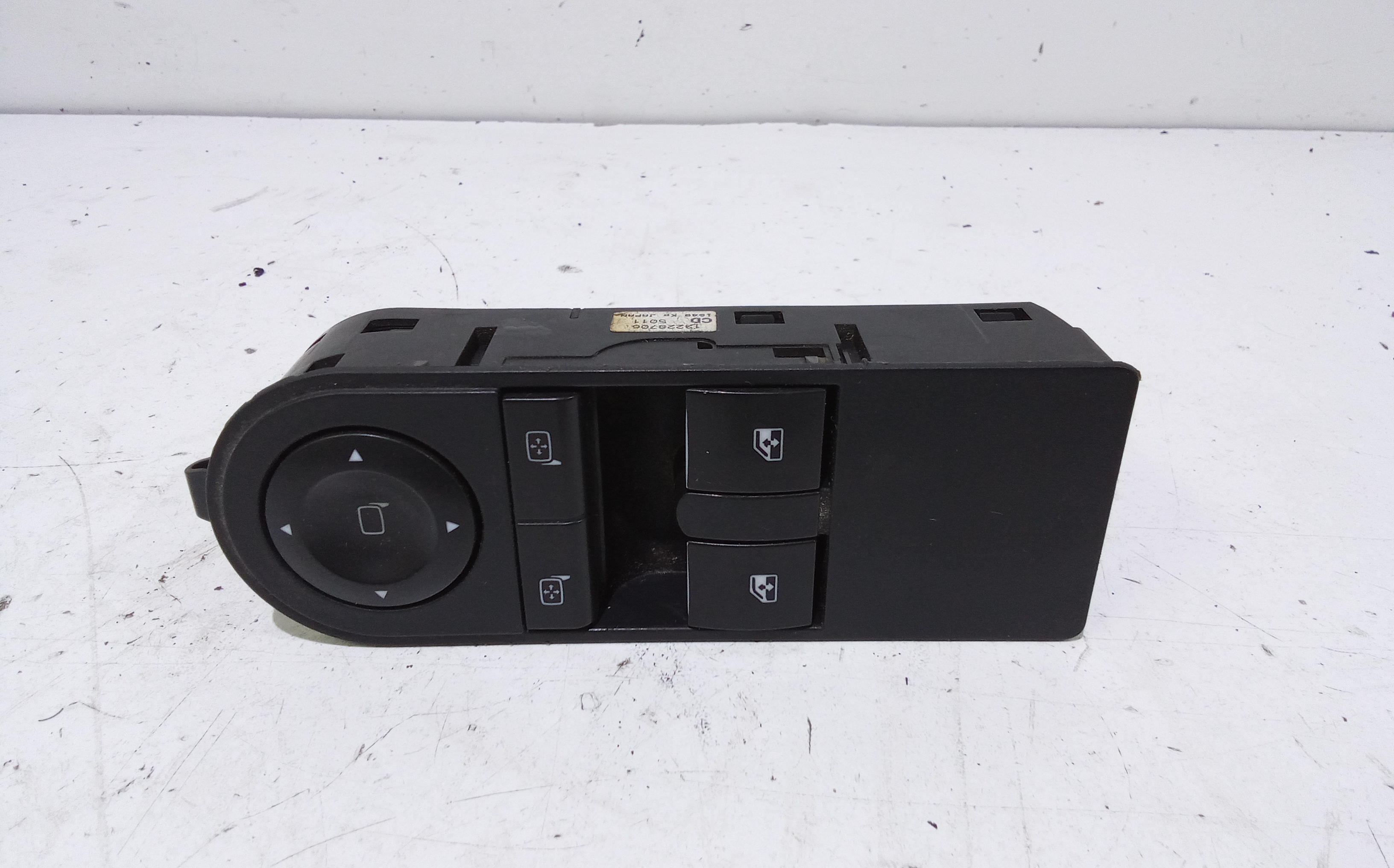 Interruttore Alzacristalli Porta Ant. Sinistro 13228876 Usato