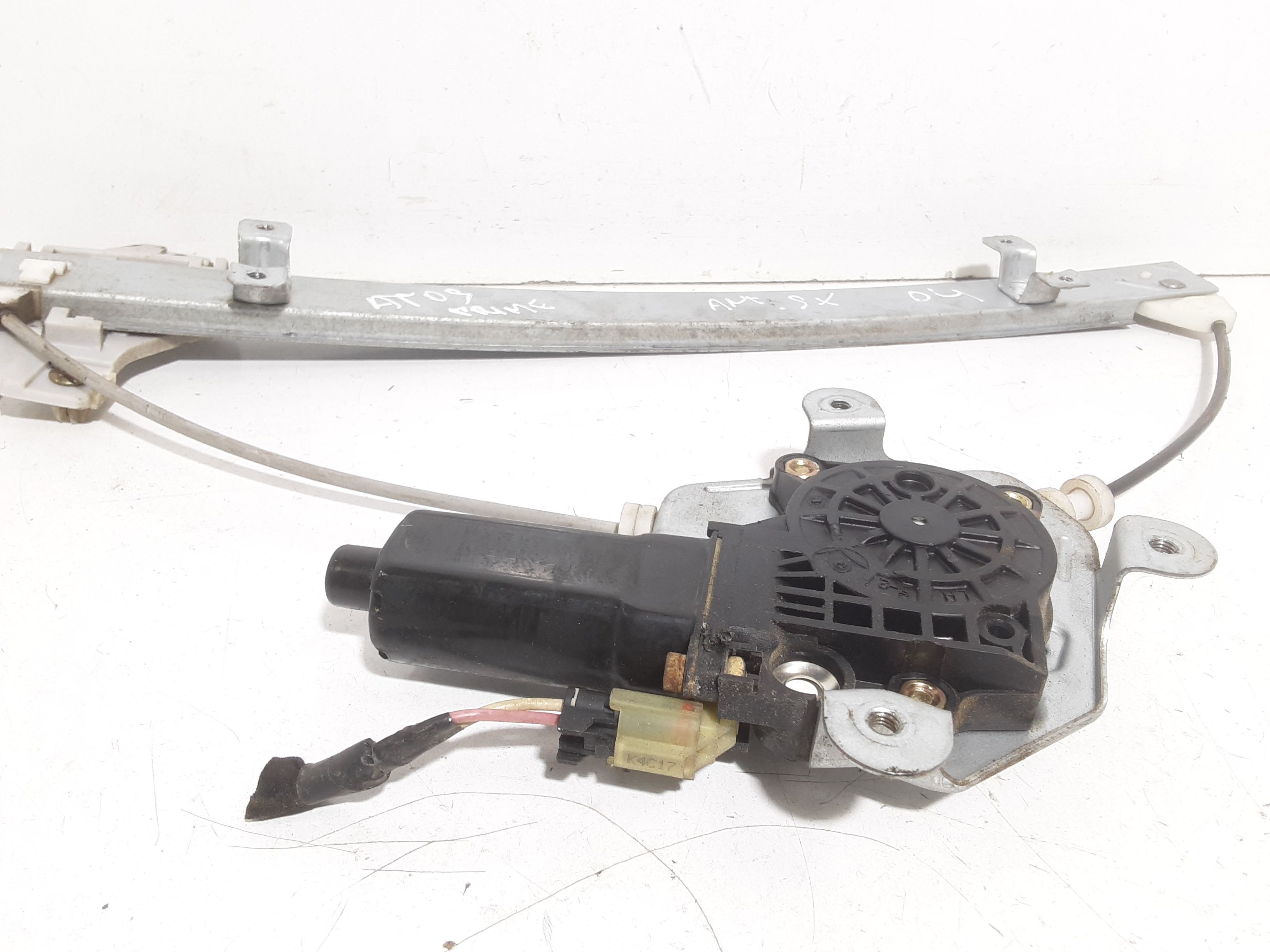 Alzacristallo Porta Ant. Sinistro 8240106000 Usato