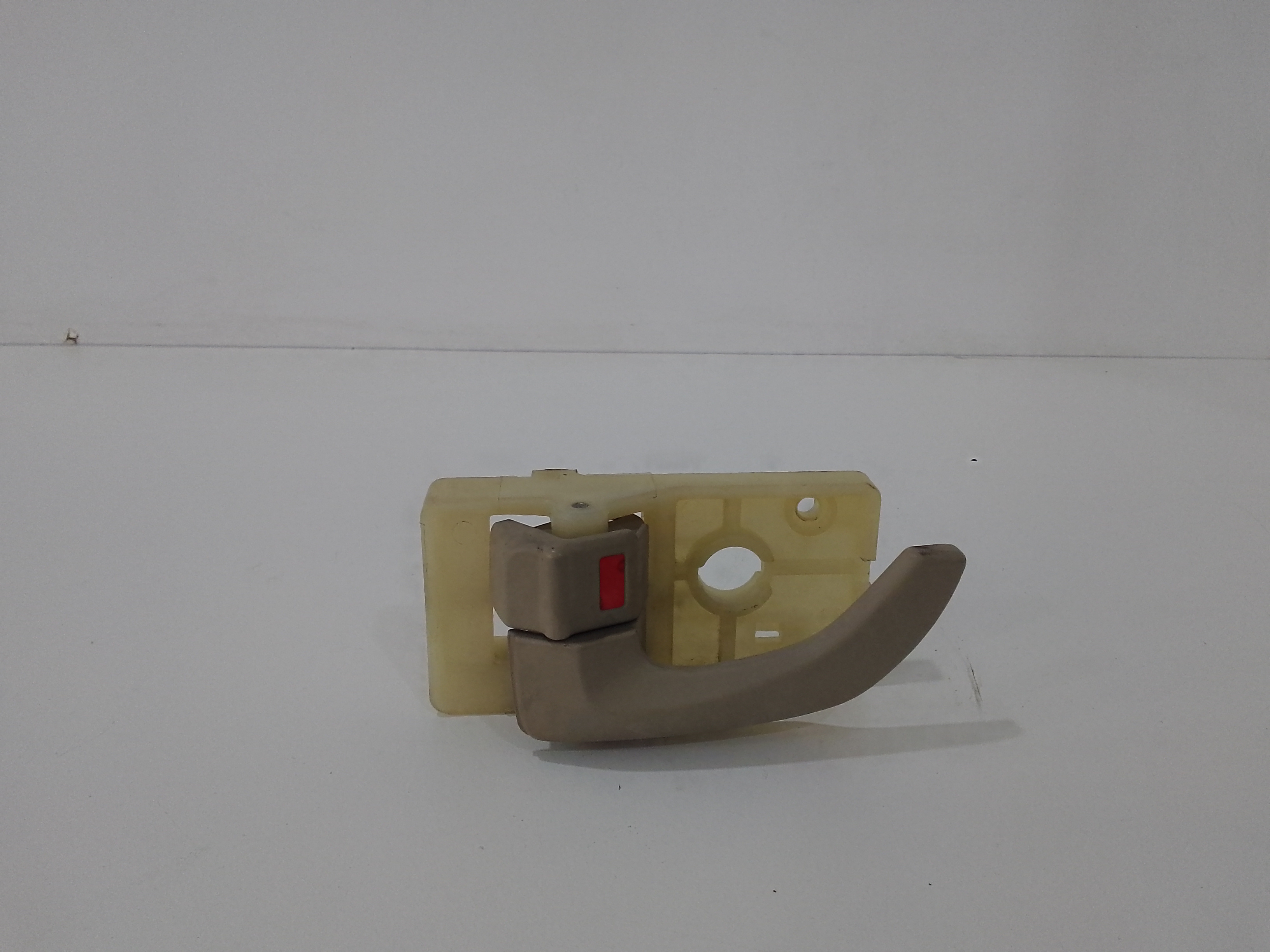 Maniglia Int. Apertura Porta Post. Sinistro 826102E000DD Usato