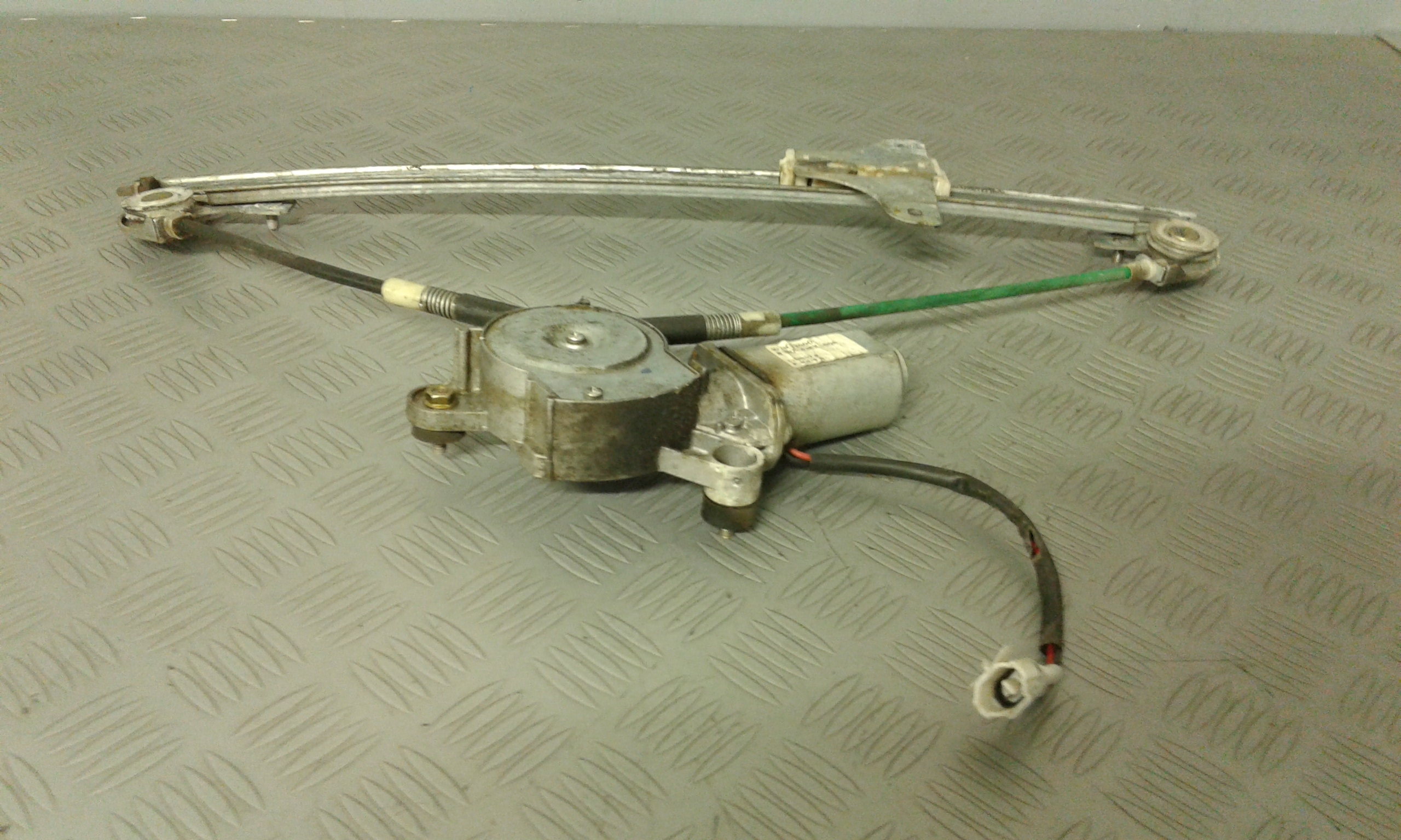 Alzacristallo Porta Ant. Destro 8341083E00000 Usato