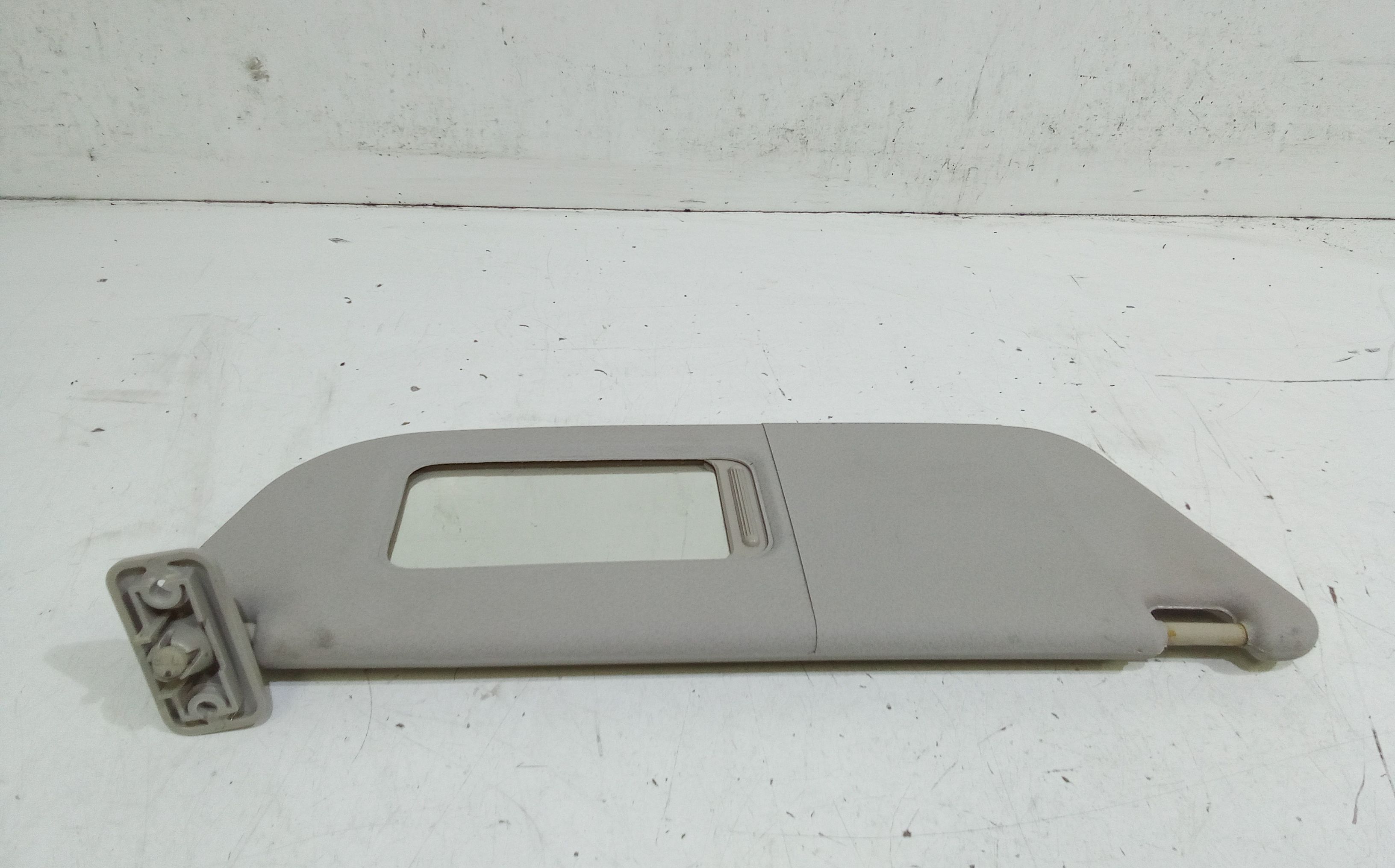 Aletta Parasole Parabrezza Destro 24409344 Usato