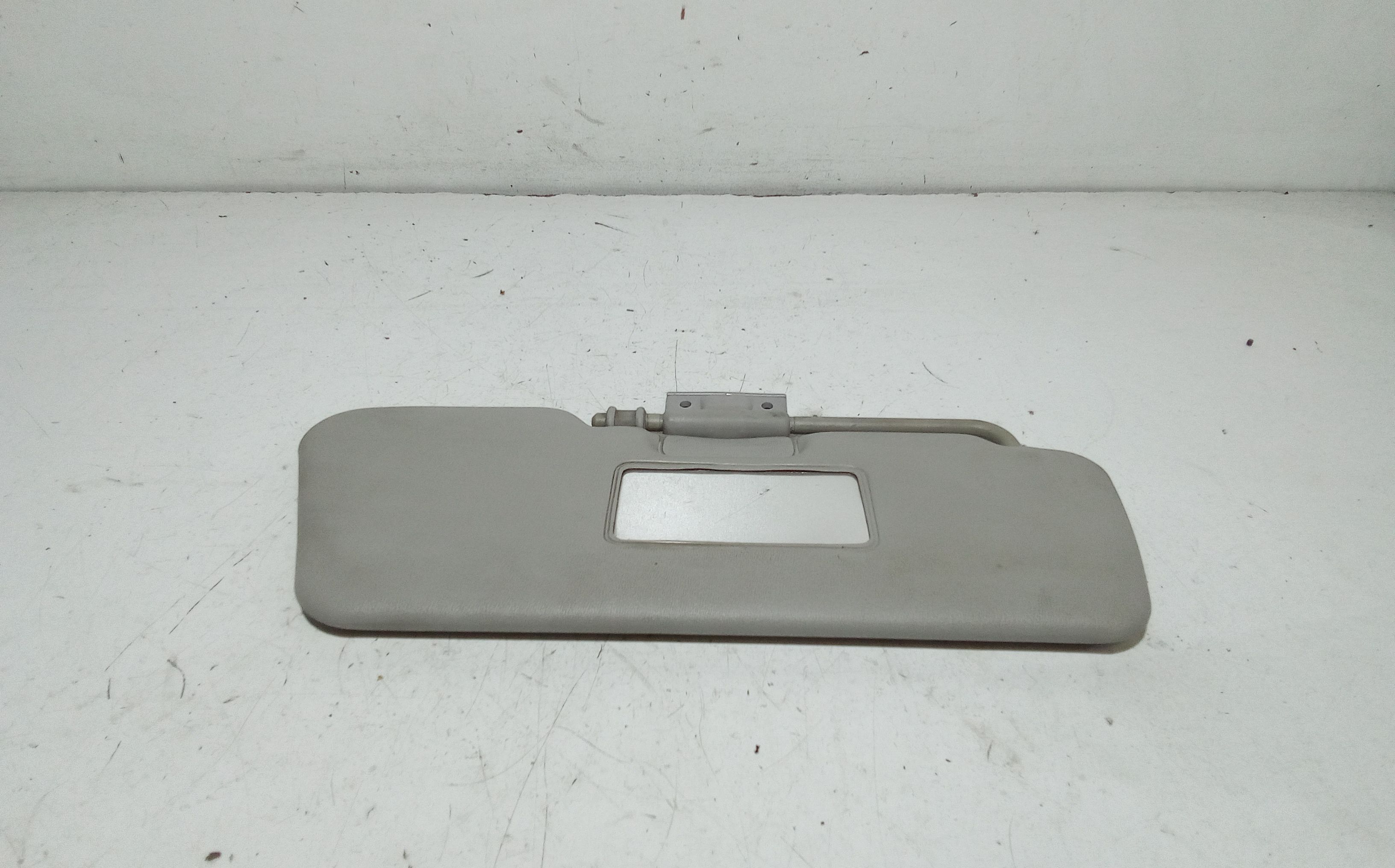 Aletta Parasole Parabrezza Destro 735244339 Usato