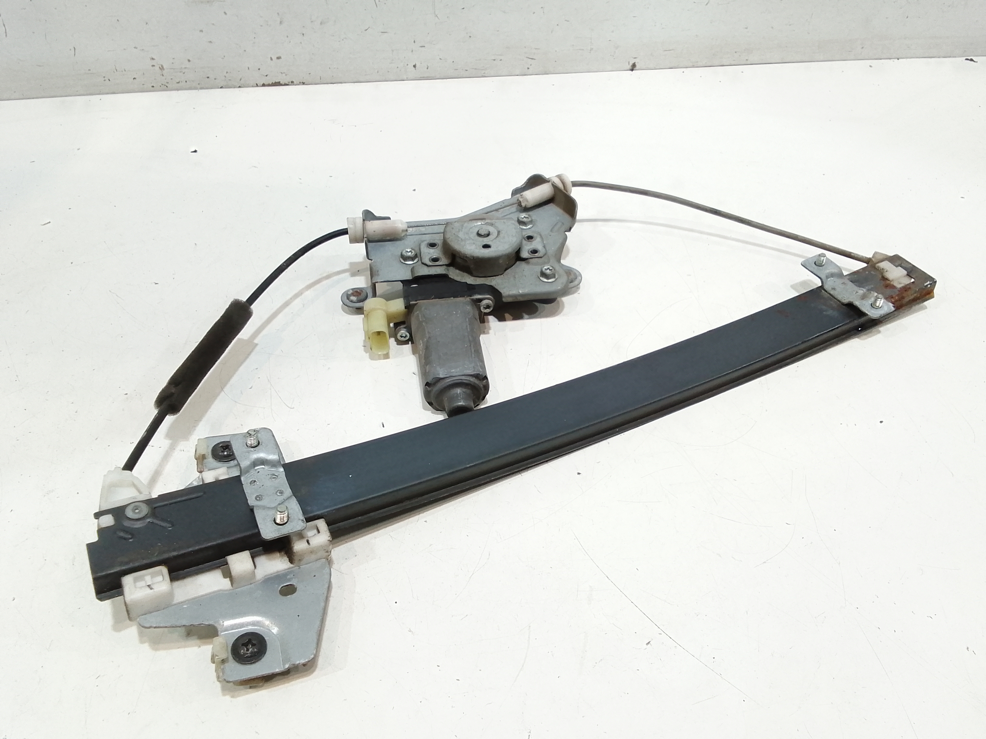 Alzacristallo Porta Ant. Sinistro 8240107000 Usato