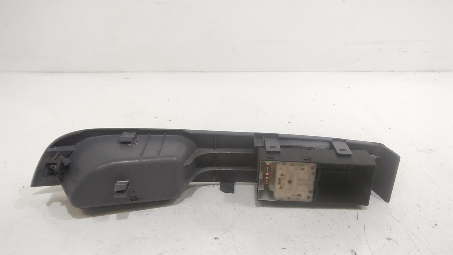 Interruttore Alzacristalli Porta Ant. Sinistro Usato