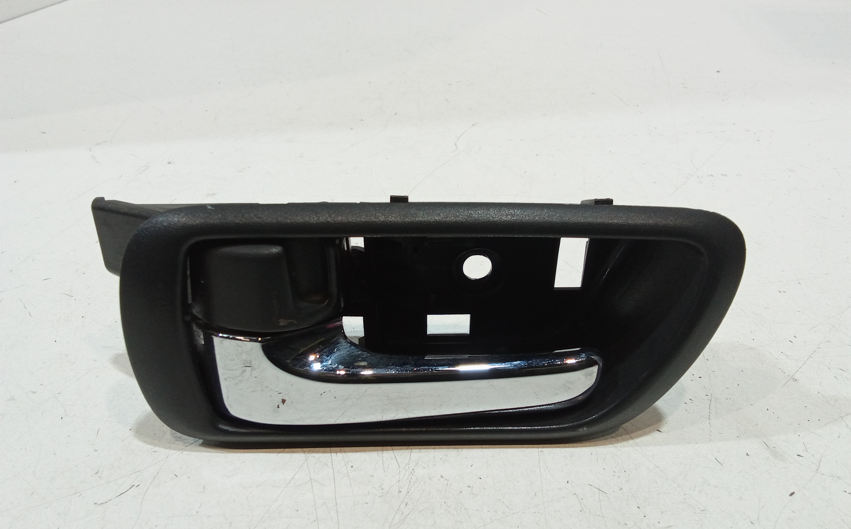 Maniglia Int. Apertura Porta Ant. Sinistro 692060F010B0 Usato