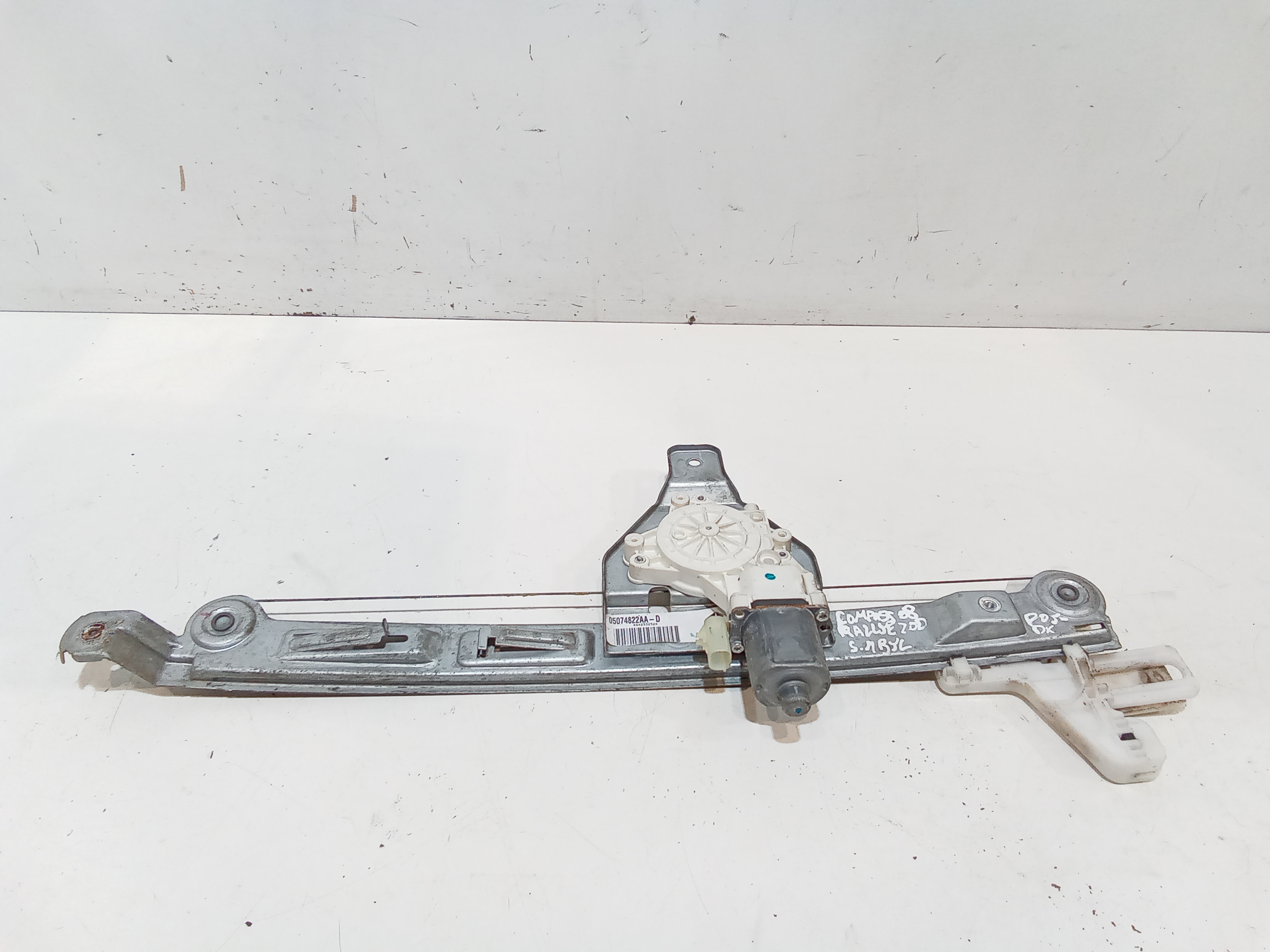 Alzacristallo Porta Post. Destro K05074938AA Usato