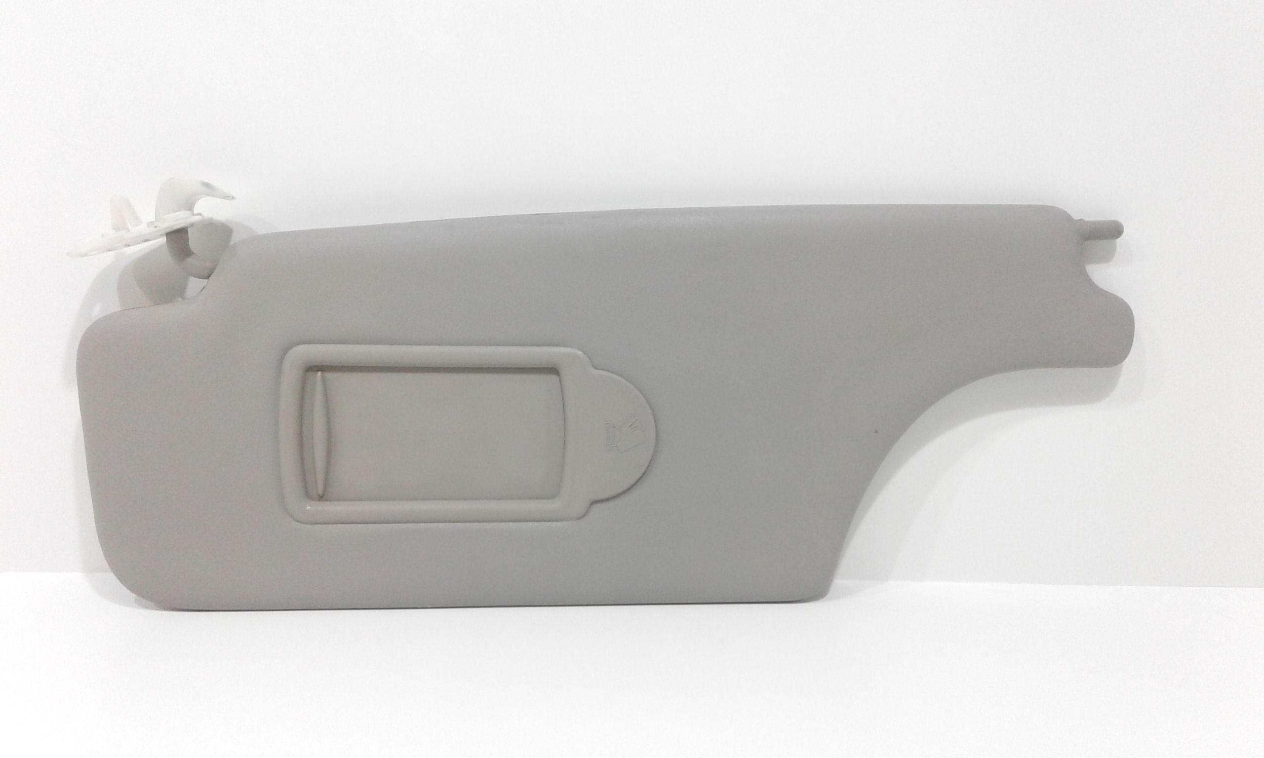 Aletta Parasole Parabrezza Sinistro 8200329035 Usato