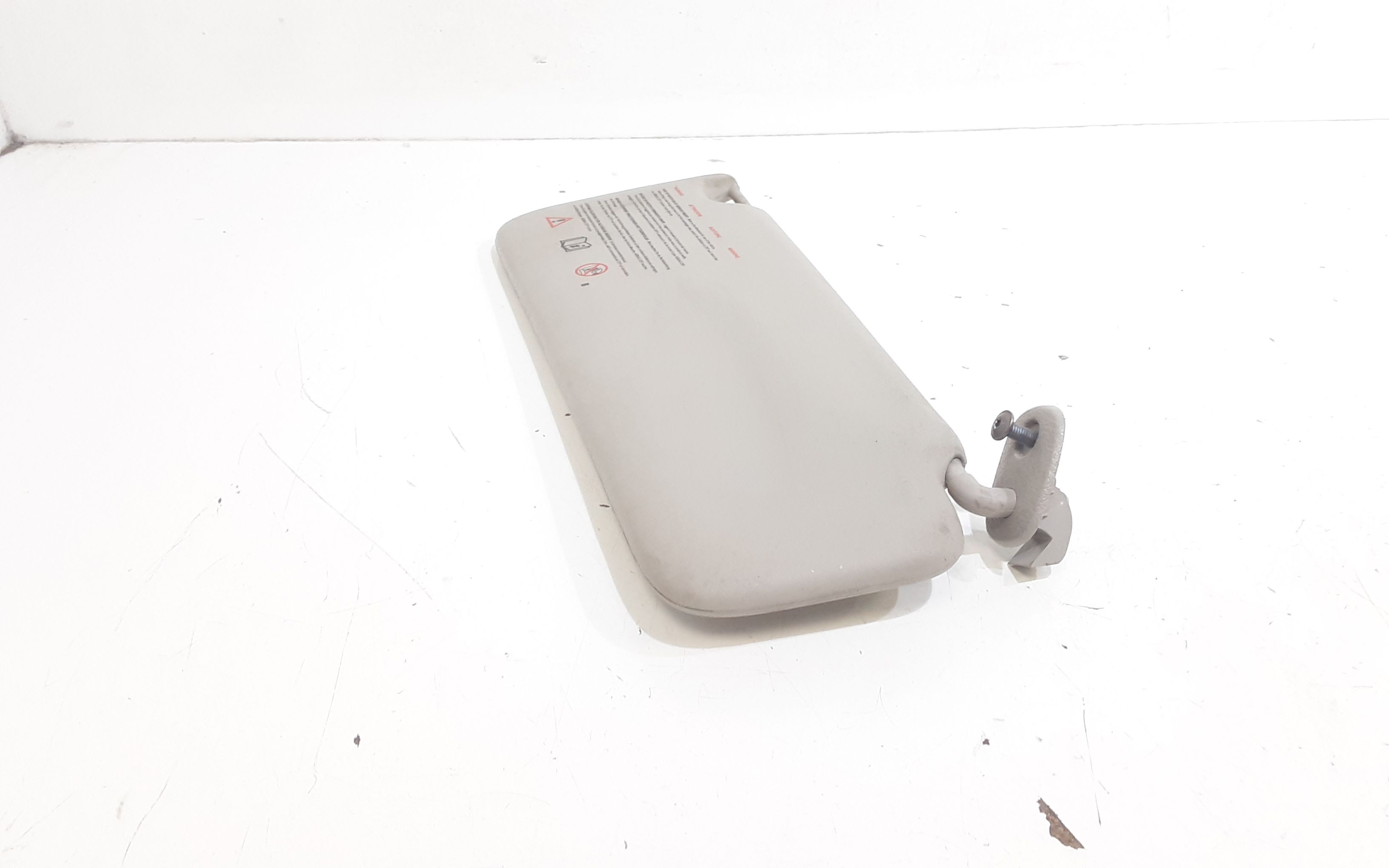 Aletta Parasole Parabrezza Destro 8200809473 Usato