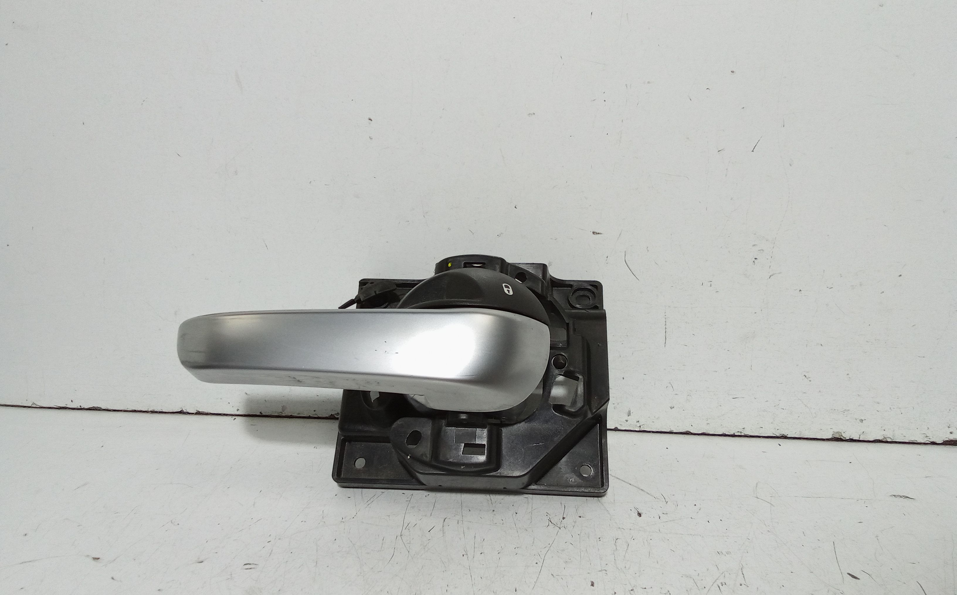 Maniglia Int. Apertura Porta Post. Destro 735610495 Usato