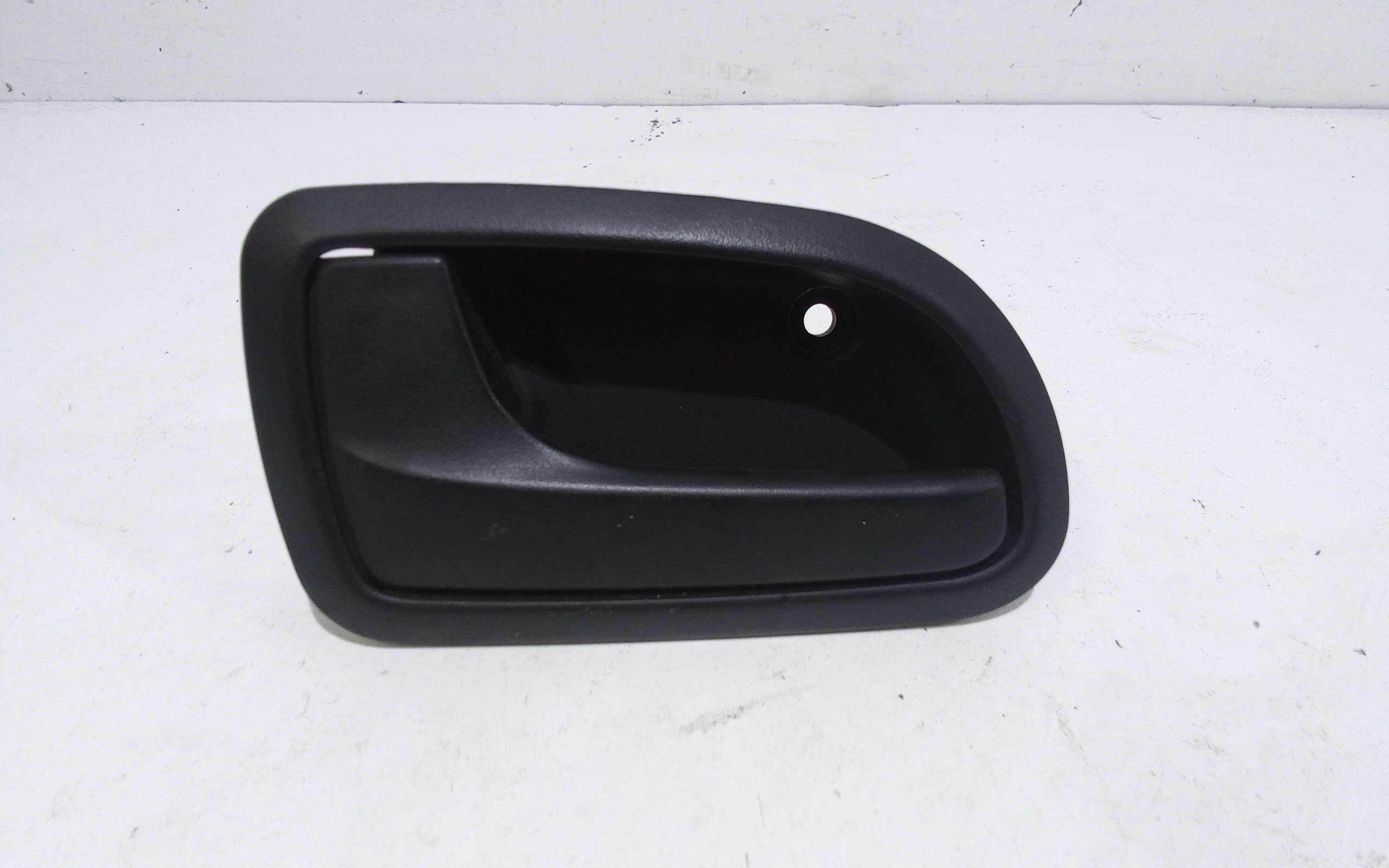 Maniglia Int. Apertura Porta Post. Sinistro 8261007000NL Usato