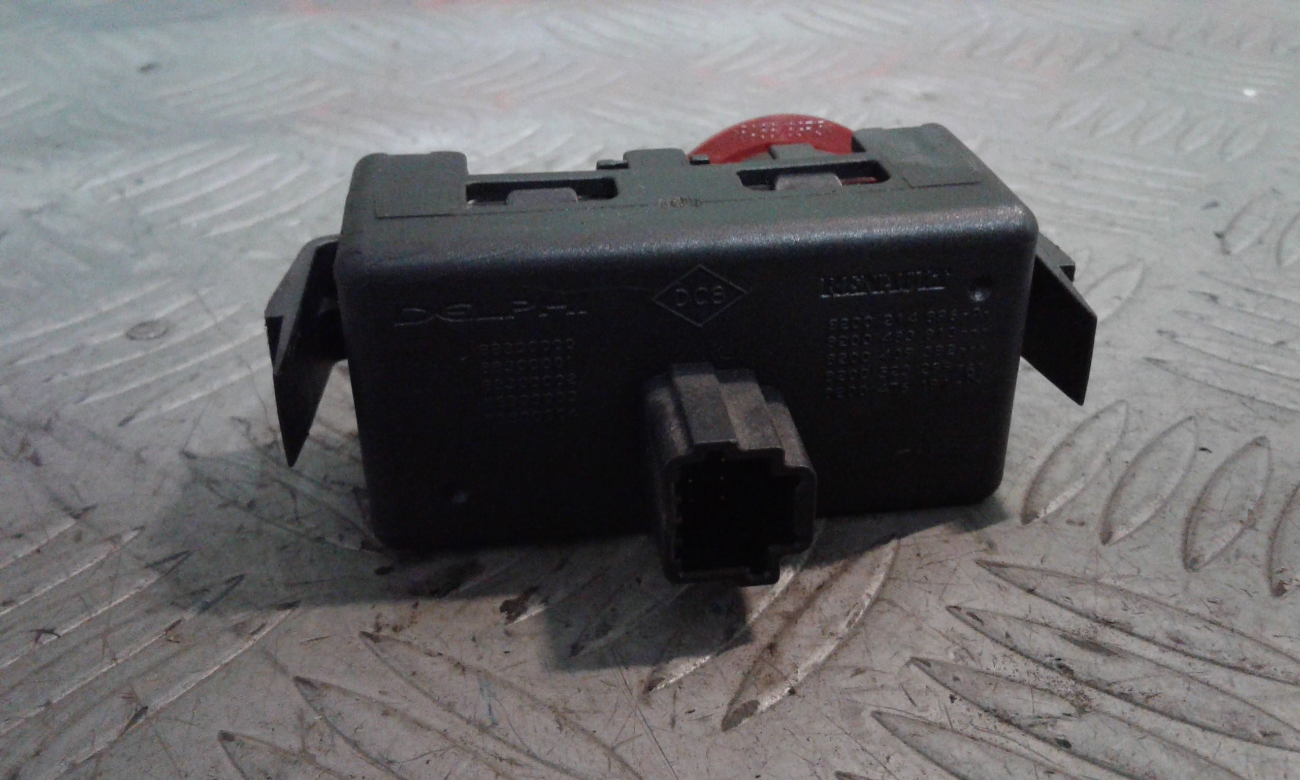 Interruttore Luci Emergenza 252103766R Usato