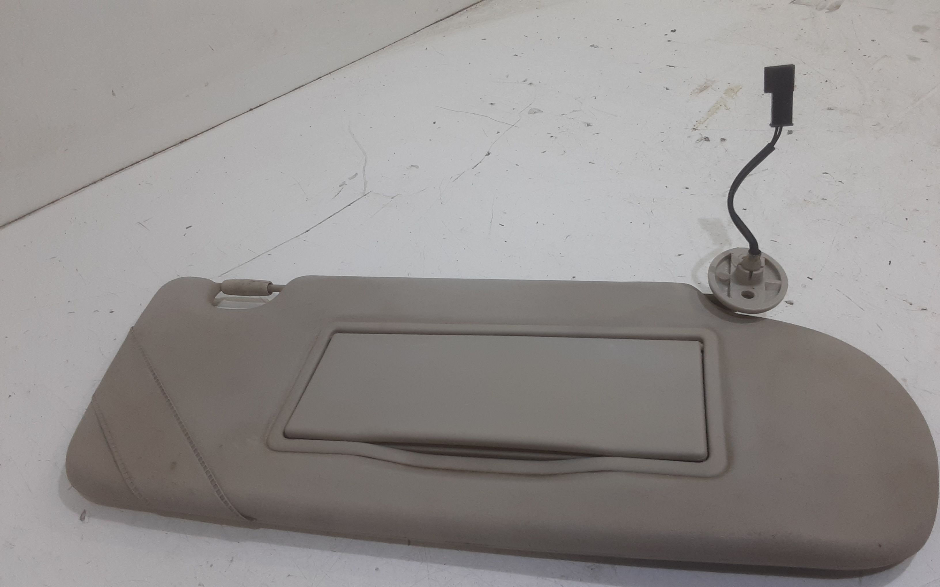 Aletta Parasole Parabrezza Destro LR001715 Usato