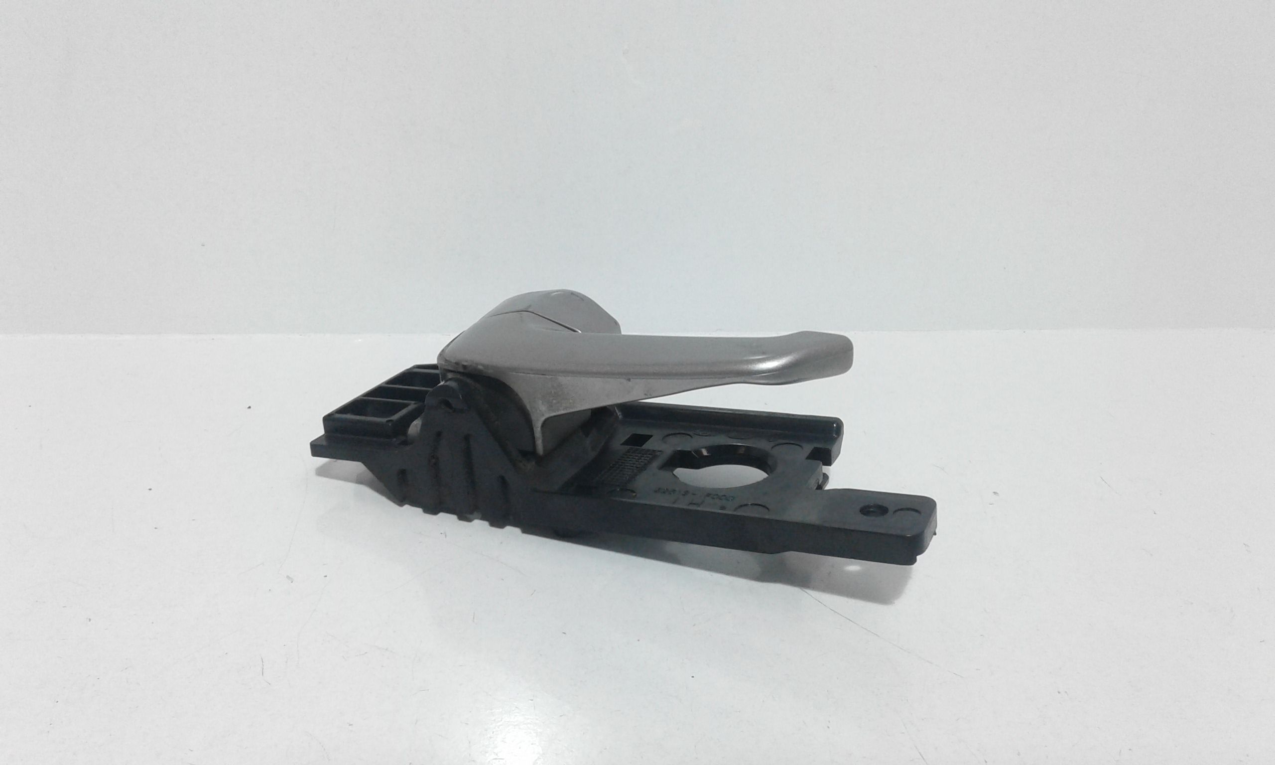 Maniglia Int. Apertura Porta Post. Sinistro 826101F000WK Usato