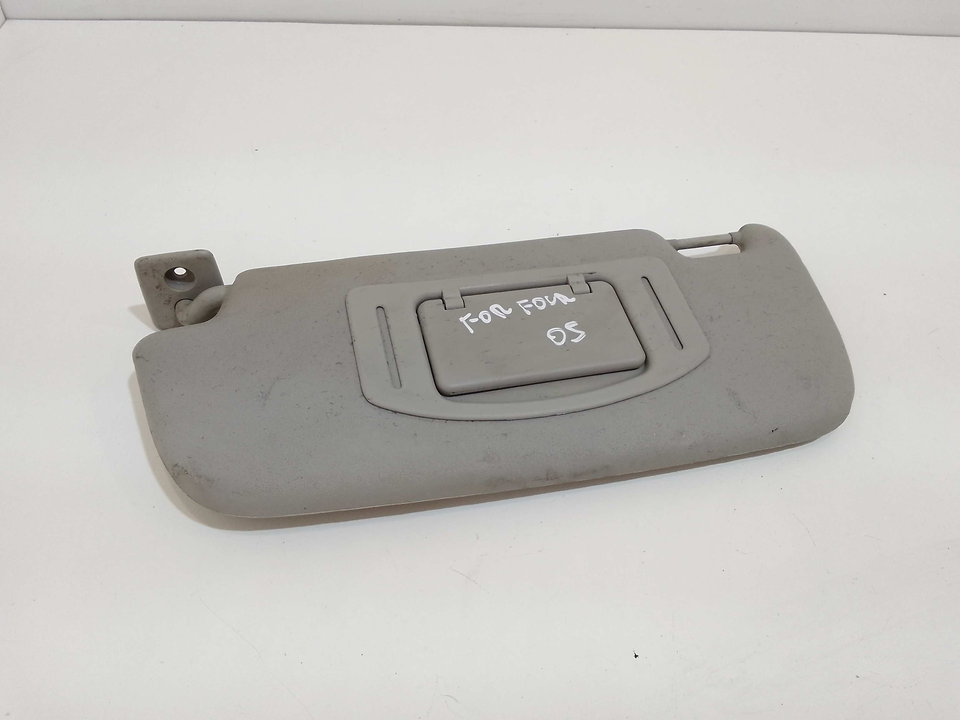 Aletta Parasole Parabrezza Sinistro A4548100910CH0A Usato