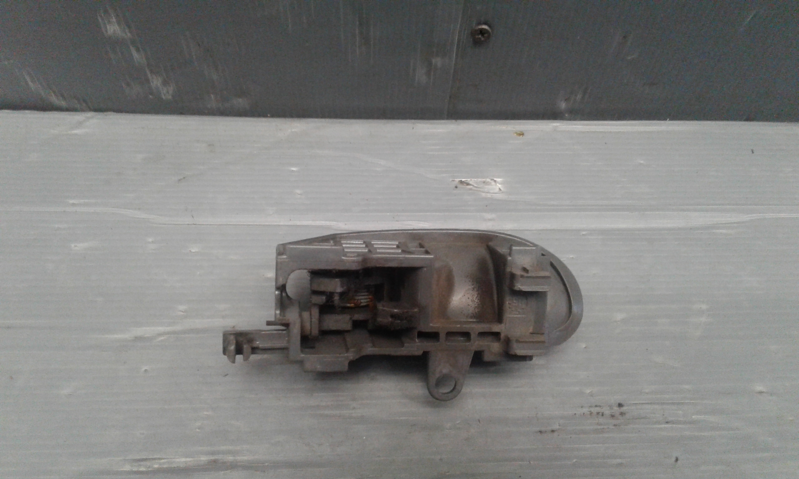 Maniglia Int. Apertura Porta Post. Sinistro 9143K9 Usato