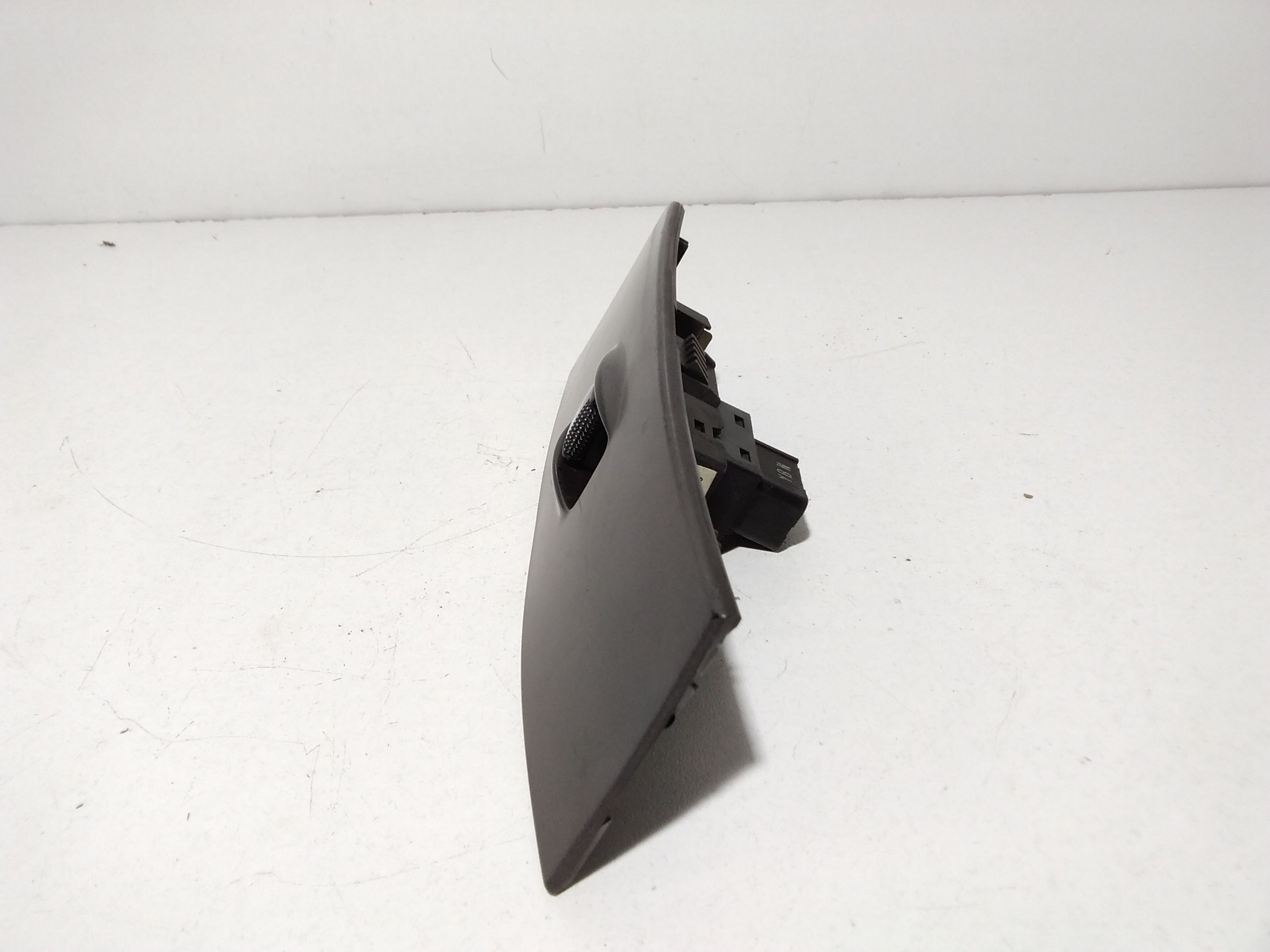 Interruttore Alzacristalli Porta Ant. Destro Usato