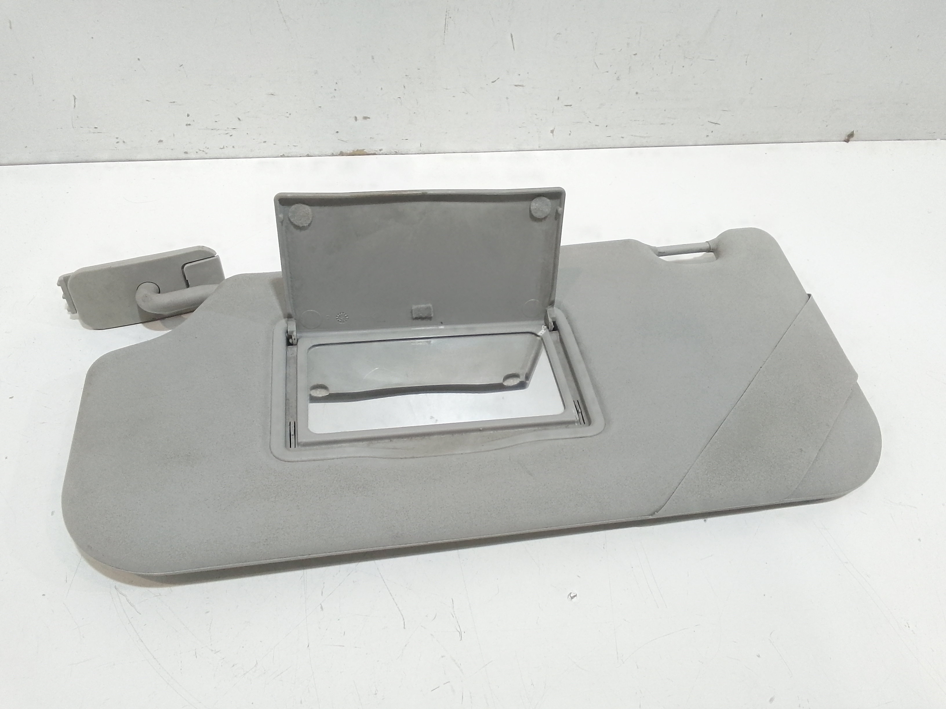 Aletta Parasole Parabrezza Sinistro 1702310 Usato