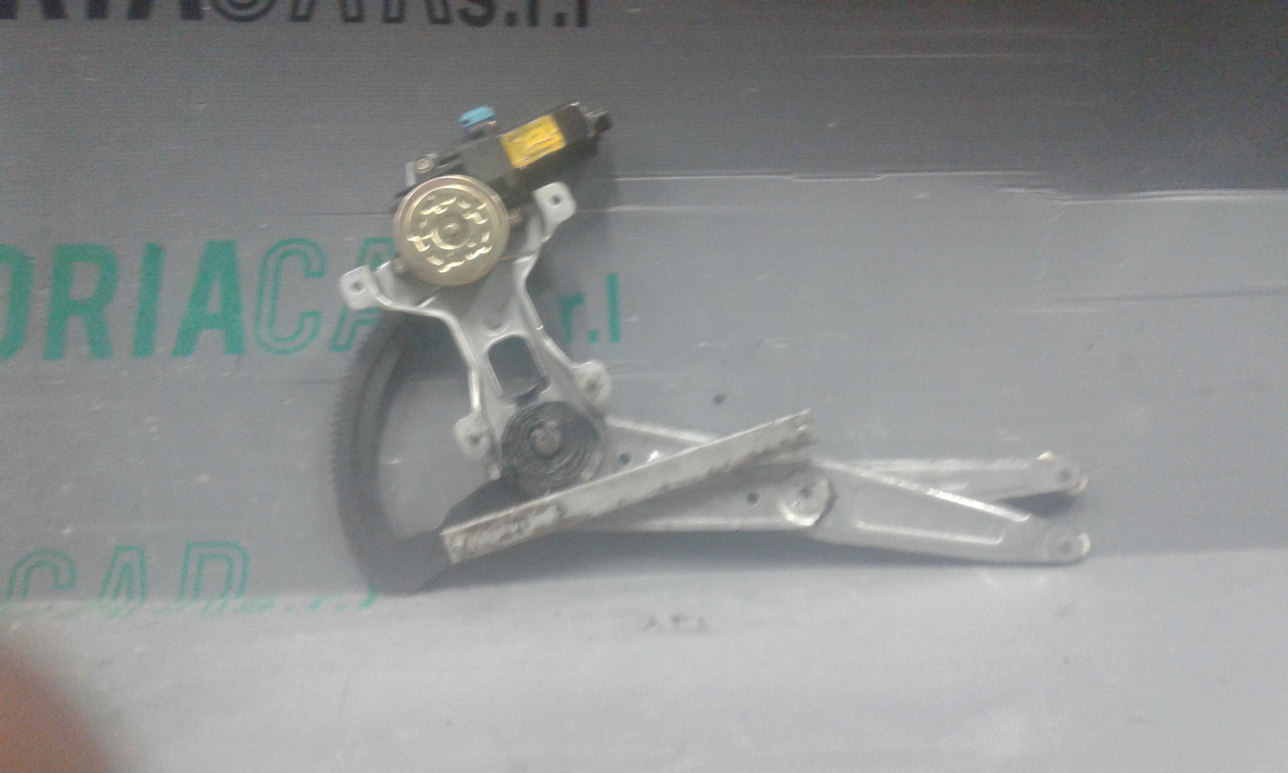 Alzacristallo Porta Ant. Destro Usato