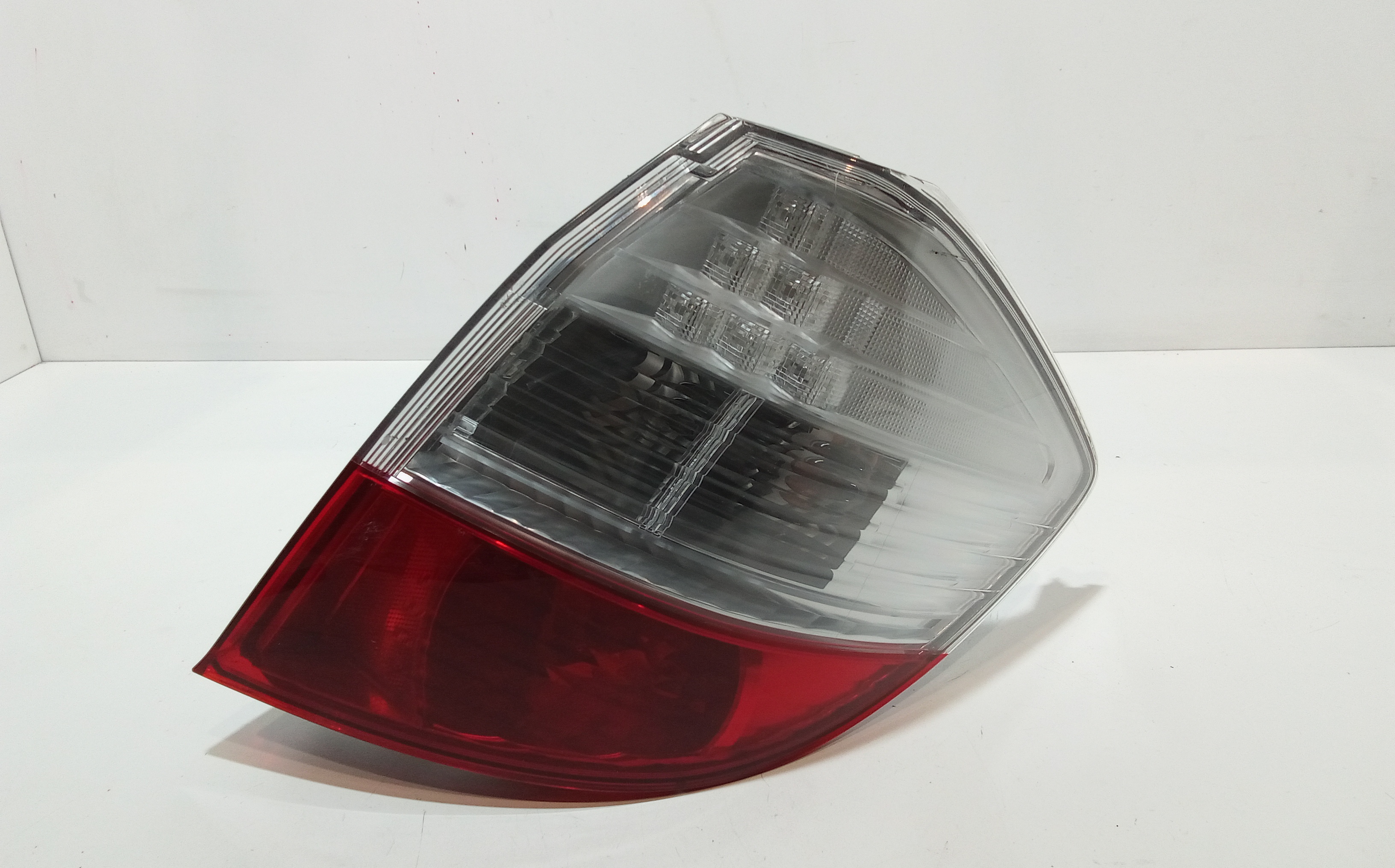 Fanale Post. Destro 33501SAA003 Usato