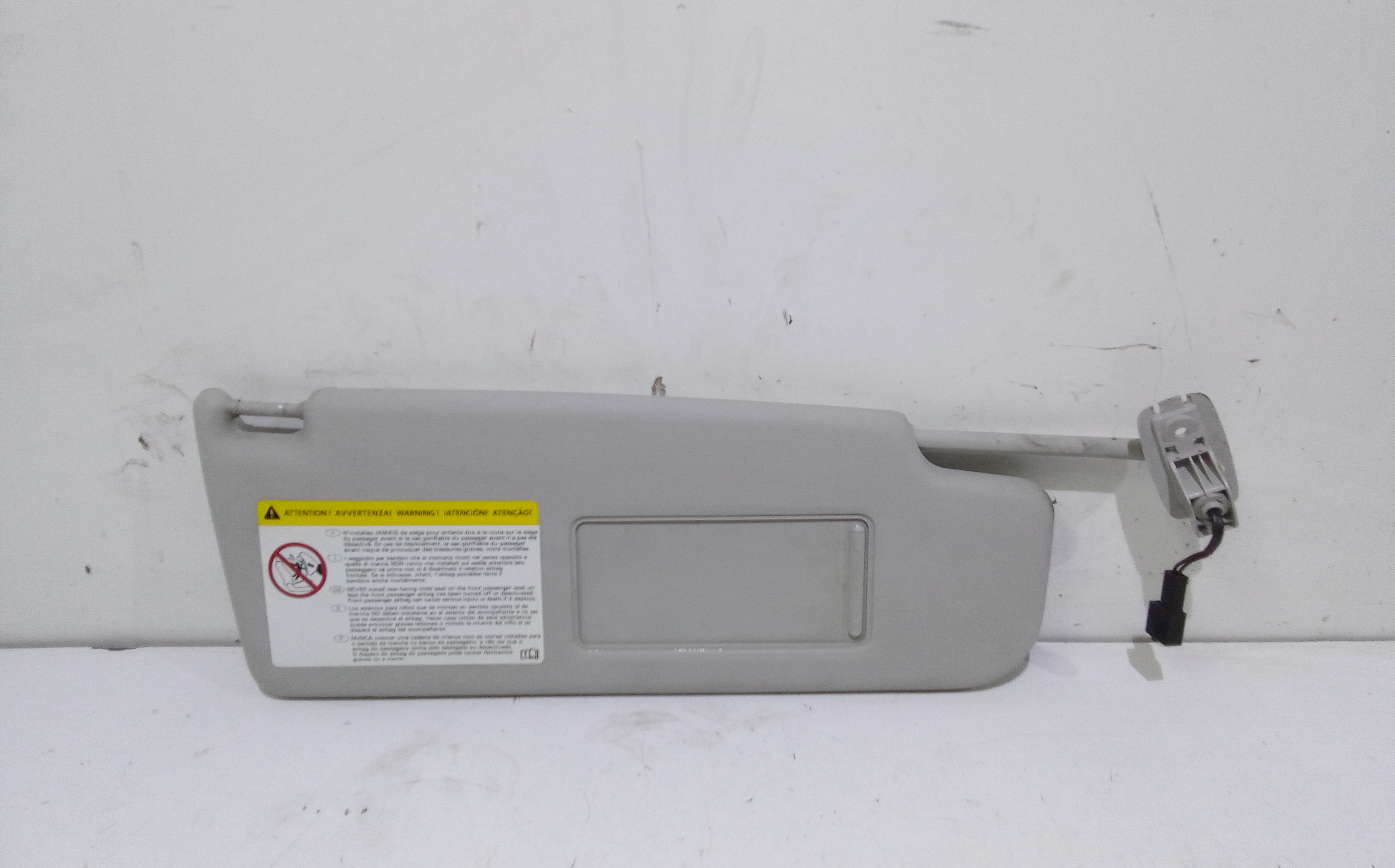 Aletta Parasole Parabrezza Destro 1K0857552K2F4 Usato