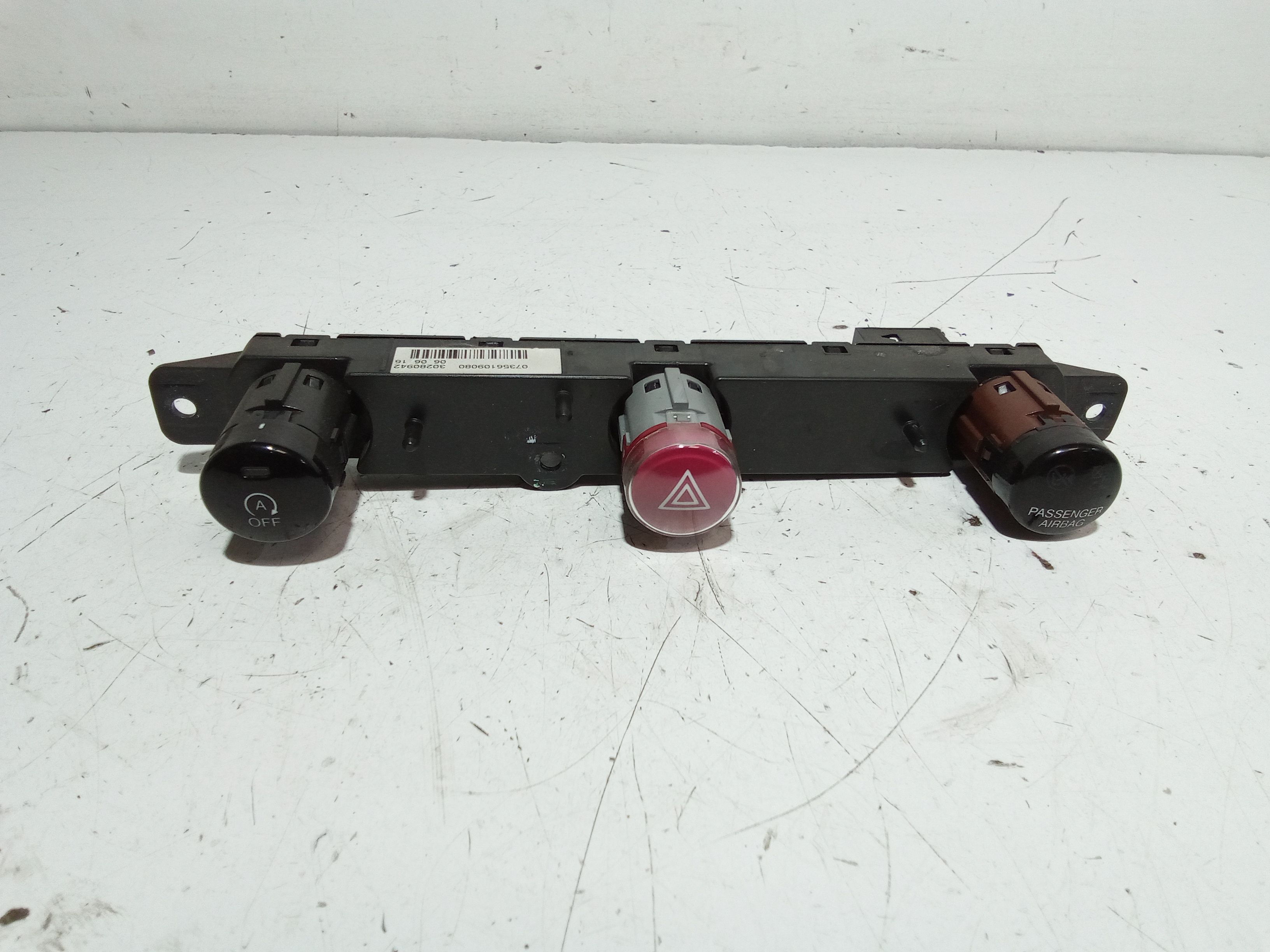 Blocco Comandi Multifunzioni 735610908 Usato