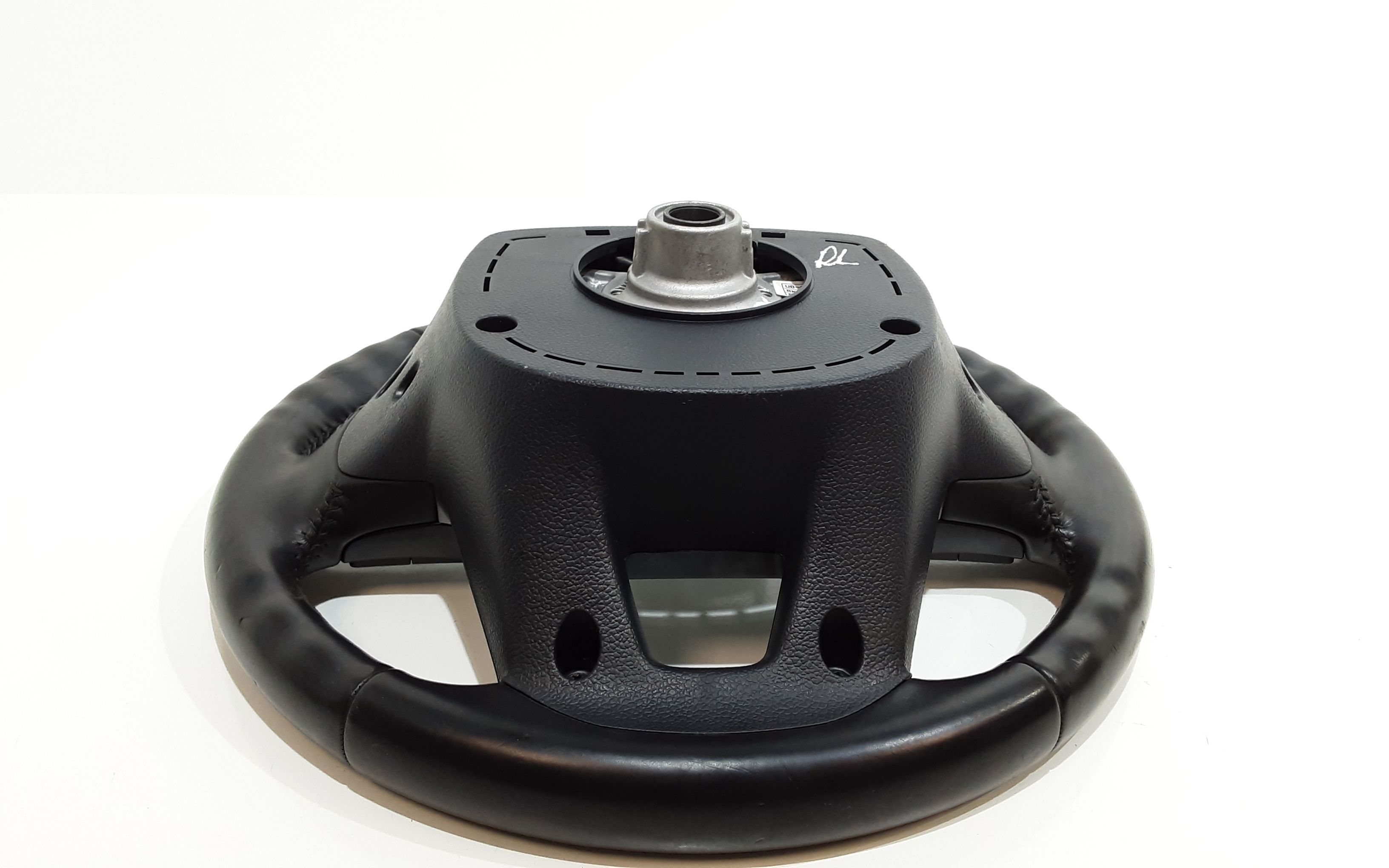 Volante 561201W000HU Usato