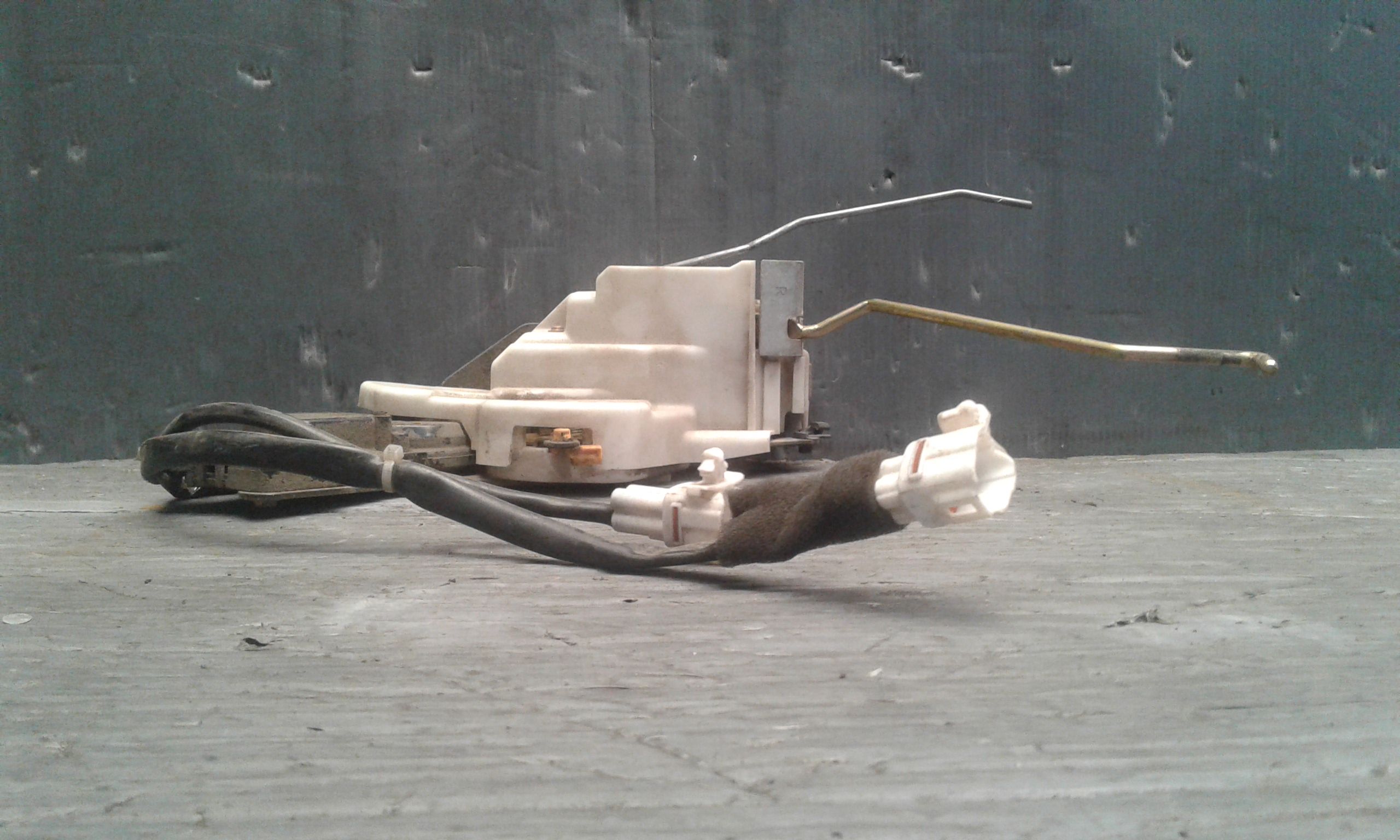 Serratura Porta Ant. Destro 9204921 Usato