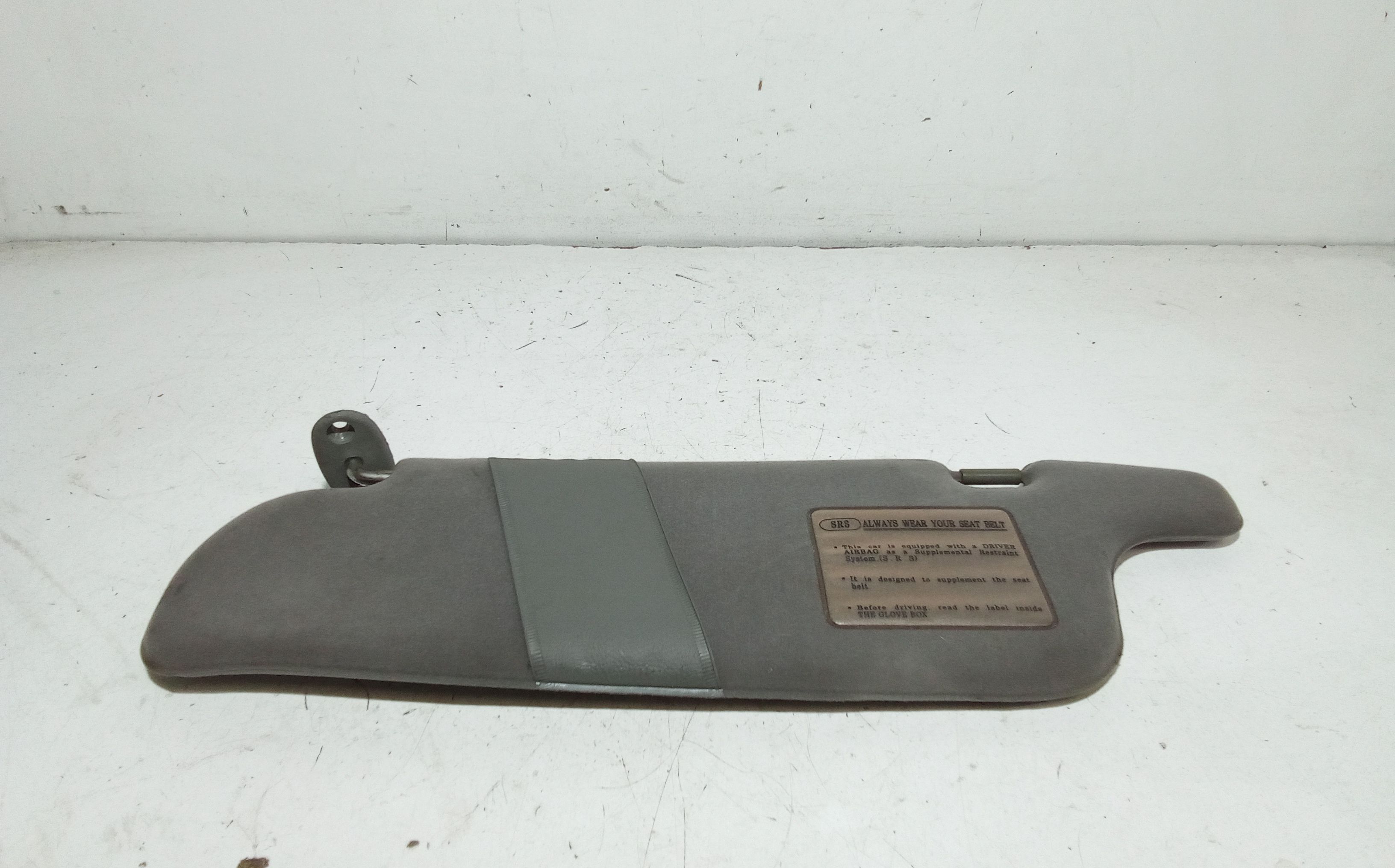 Aletta Parasole Parabrezza Sinistro 8200294234 Usato