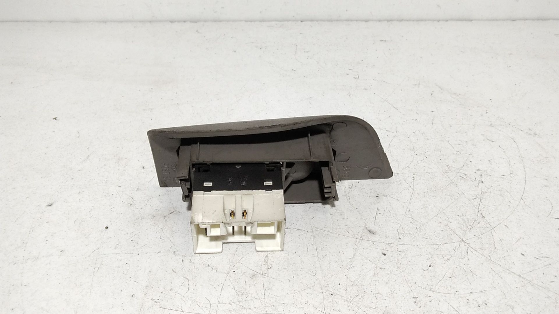 Interruttore Alzacristalli Porta Post. Sinistro 735428567 Usato