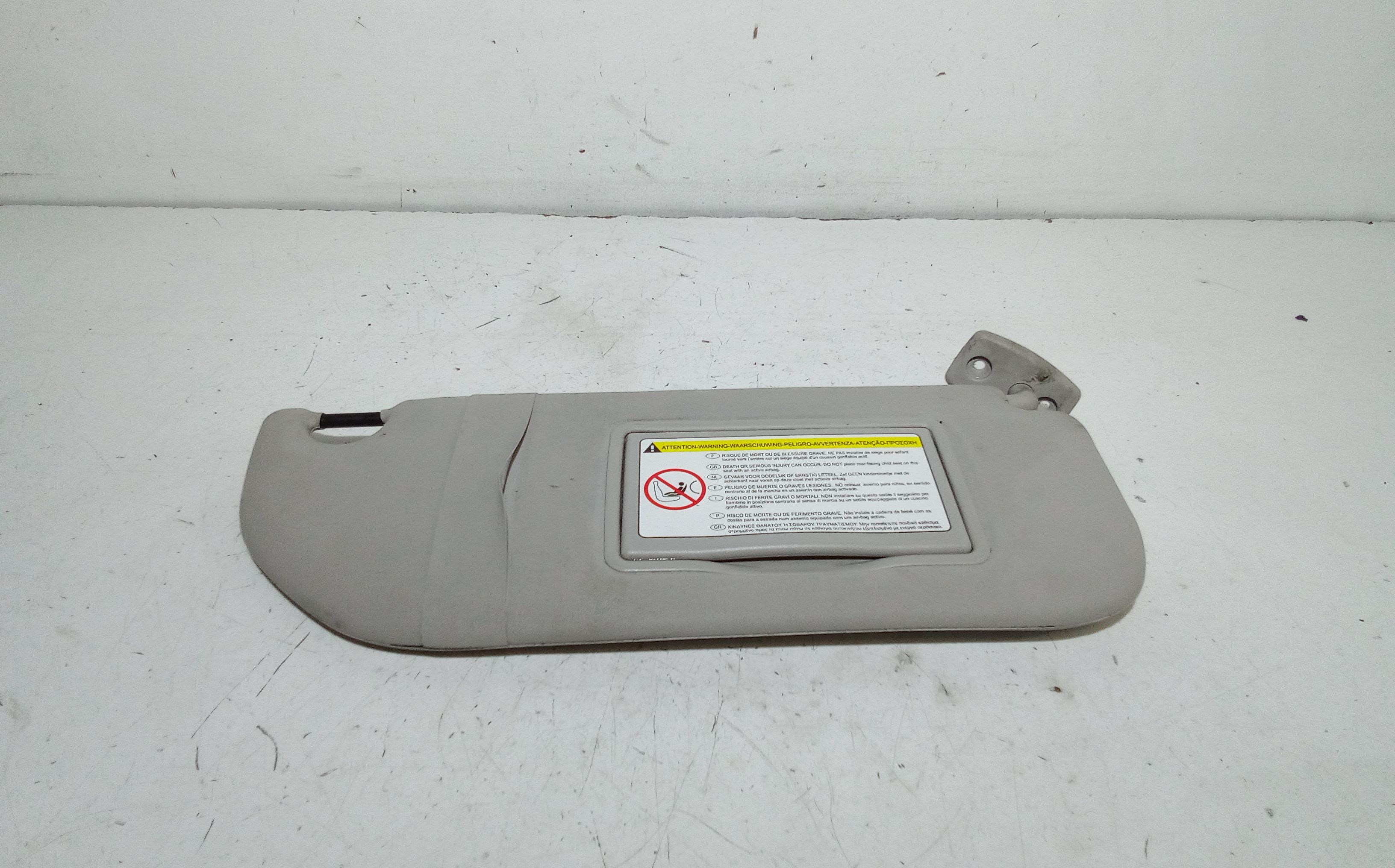 Aletta Parasole Parabrezza Destro 0474109010 Usato