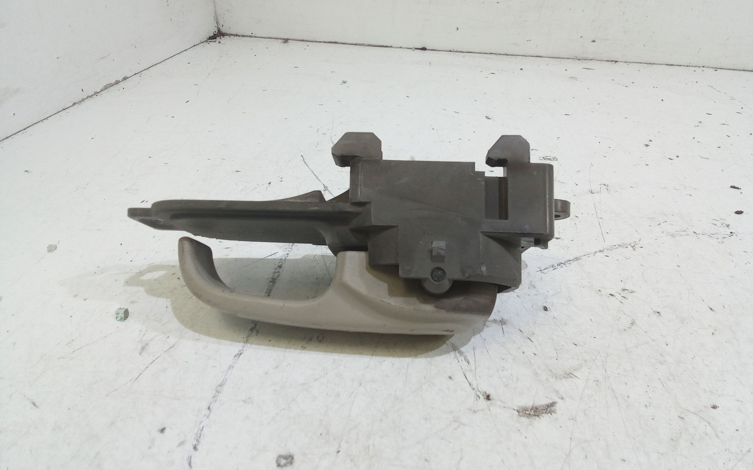 Maniglia Int. Apertura Porta Ant. Destro Usato