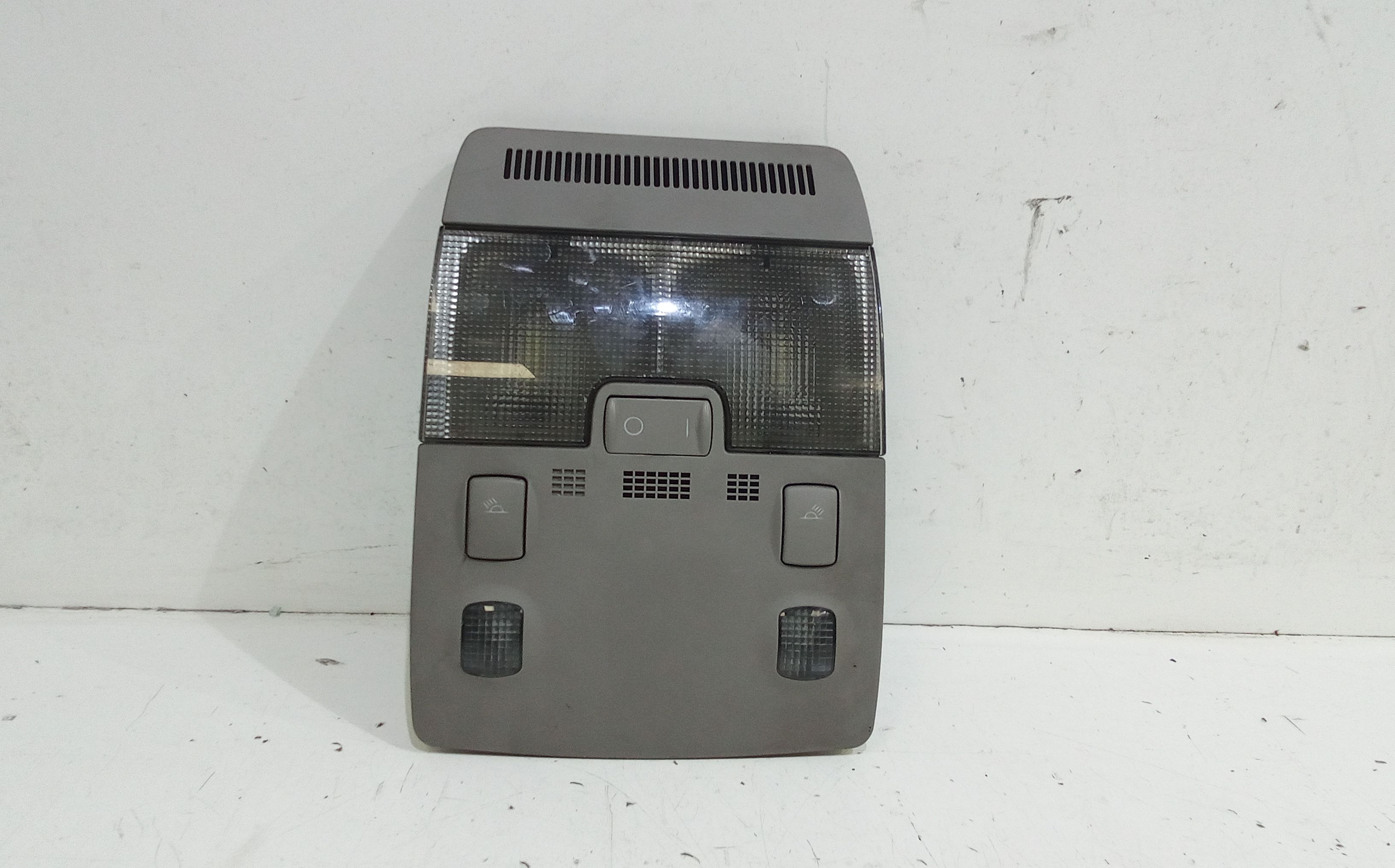 Luce Cortesia Ant. Tetto 8E09471064QC Usato