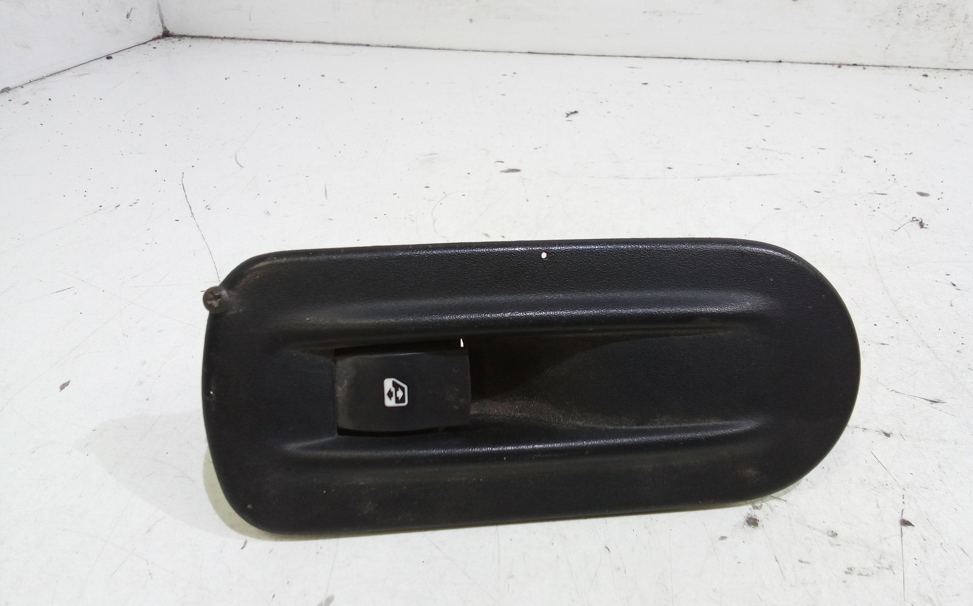 Interruttore Alzacristalli Porta Ant. Destro Usato