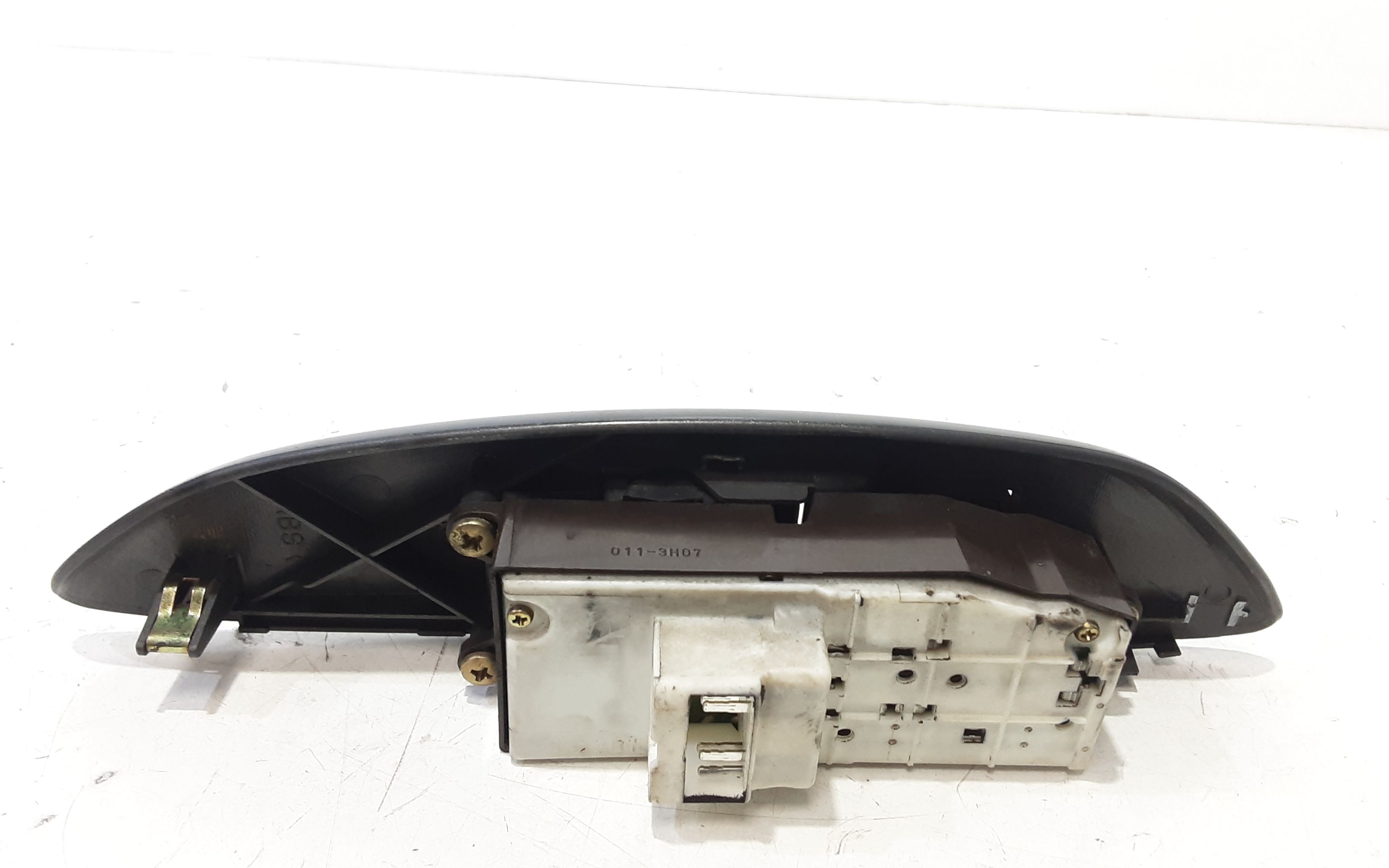 Interruttore Alzacristalli Porta Ant. Sinistro 8482010100 Usato