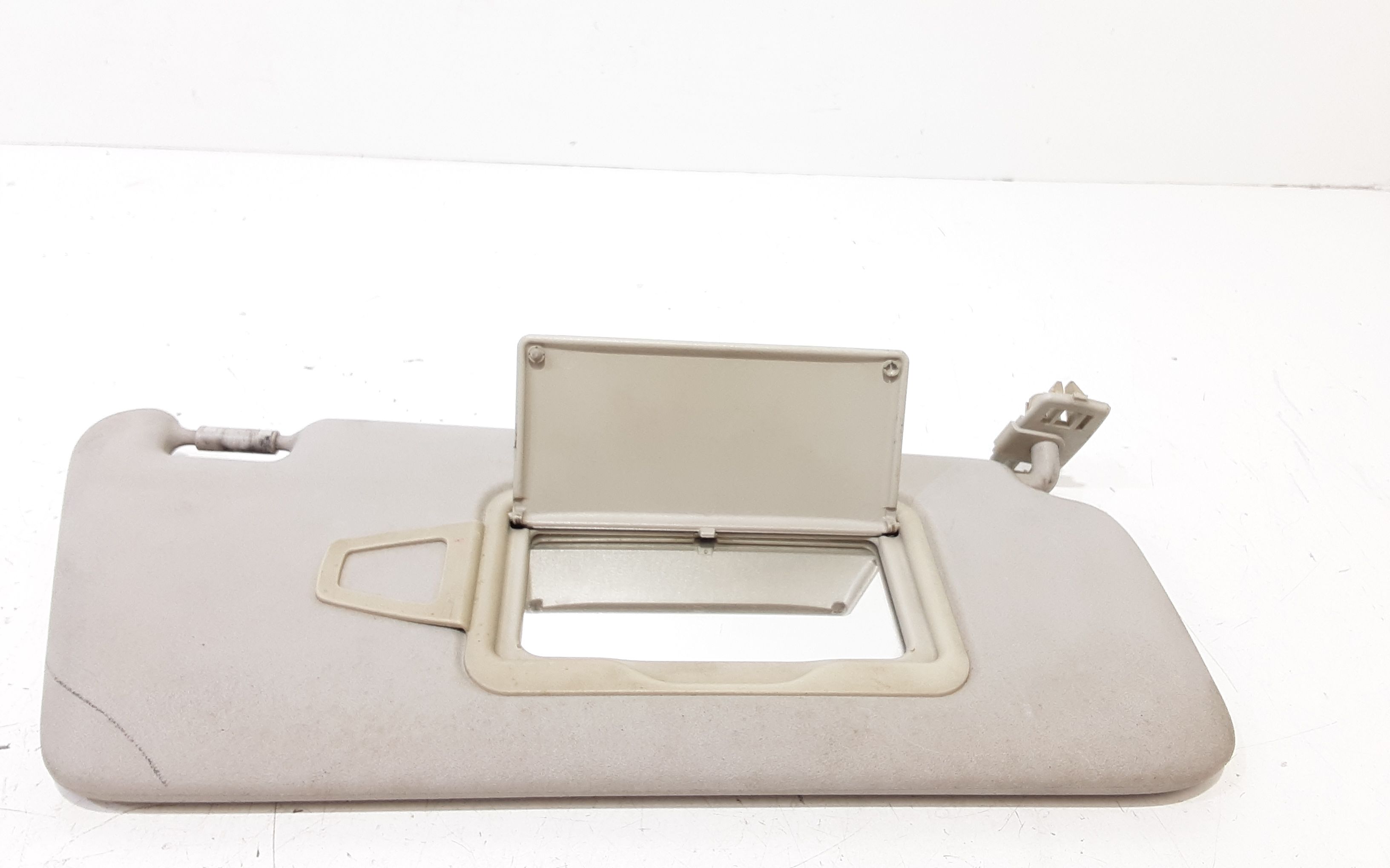 Aletta Parasole Parabrezza Destro A16981004107H48 Usato