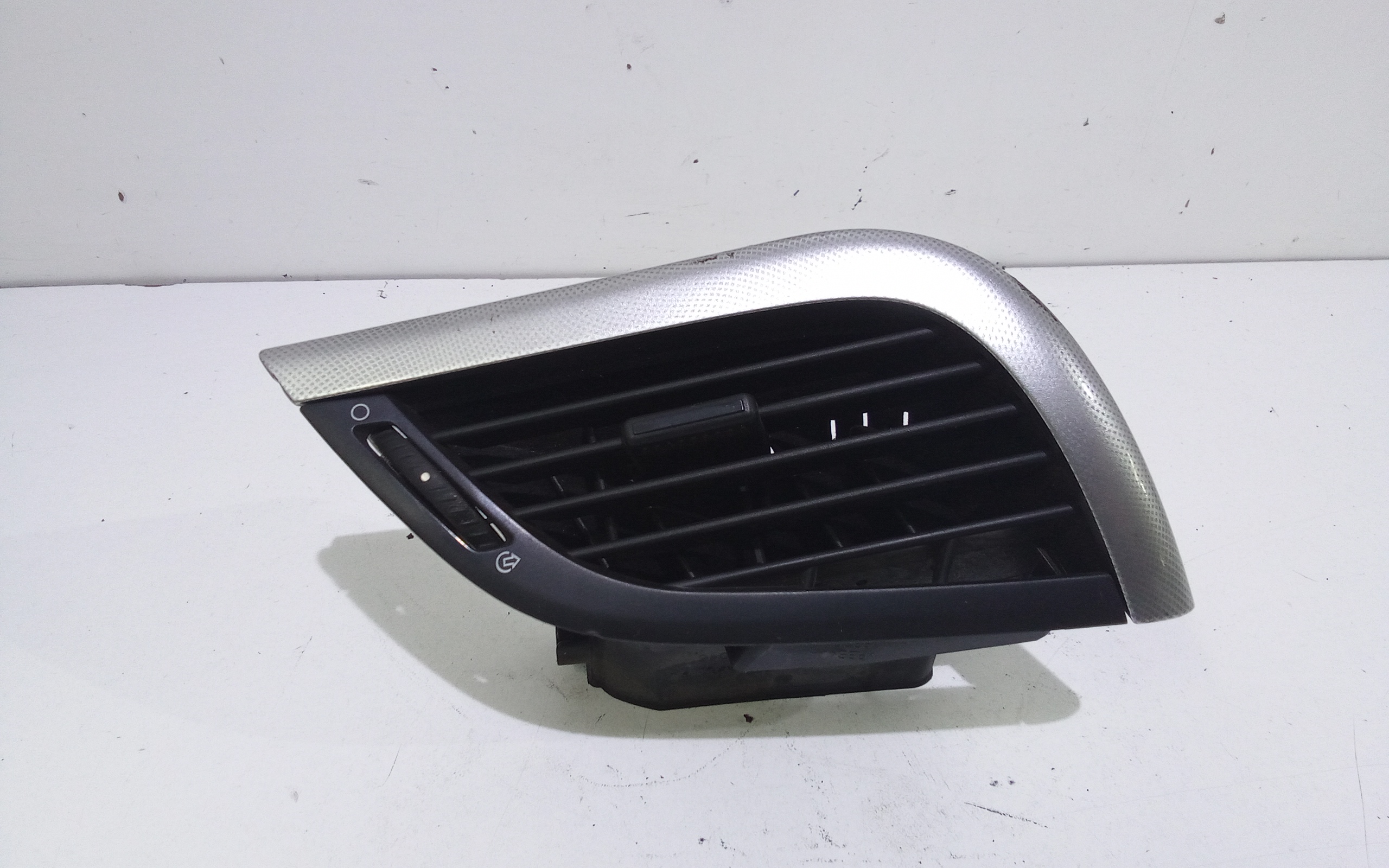 Condotto Aria Bocchette Lat. Cruscotto Sinistro 6447VP Usato