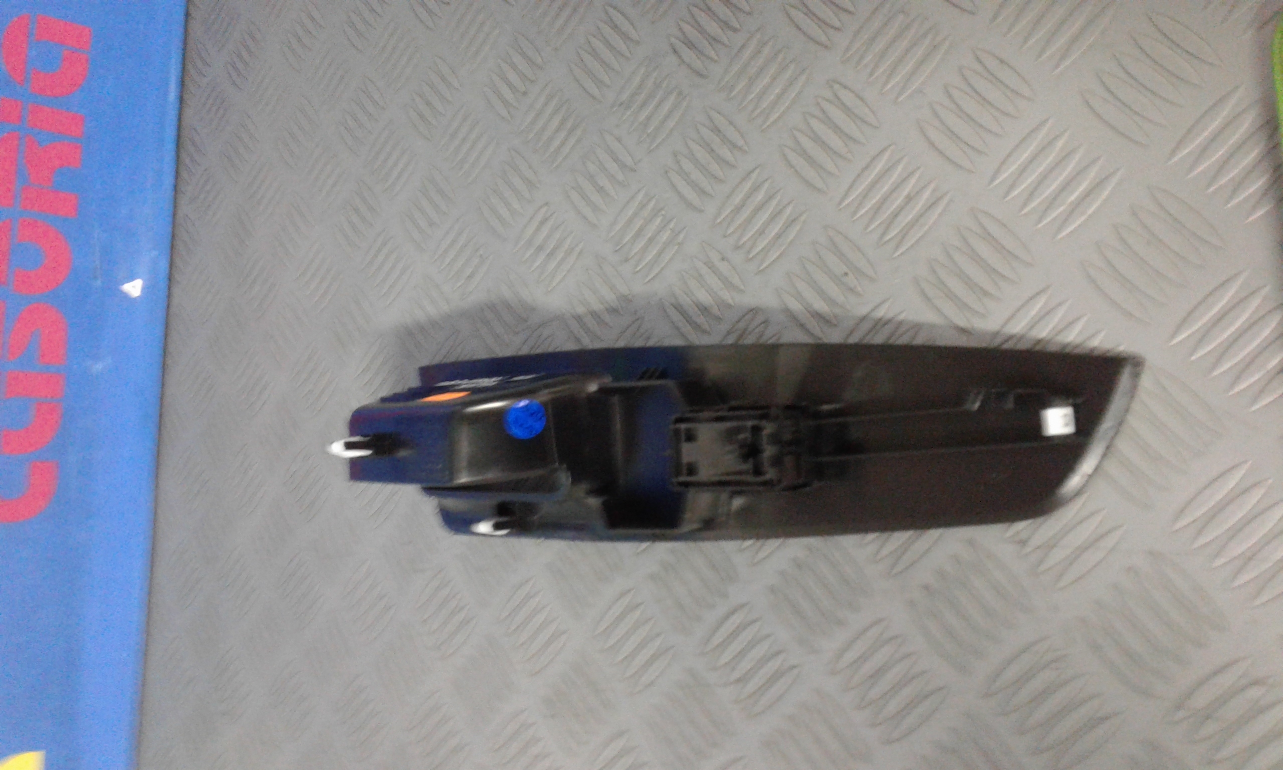 Interruttore Alzacristalli Porta Ant. Destro Usato