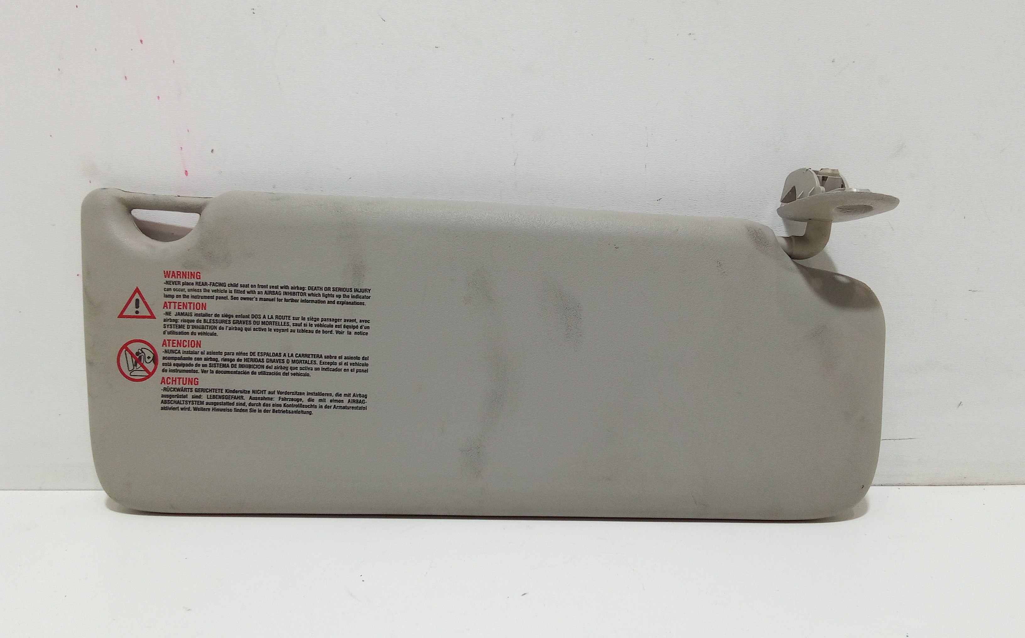 Aletta Parasole Parabrezza Destro 8200809473 Usato