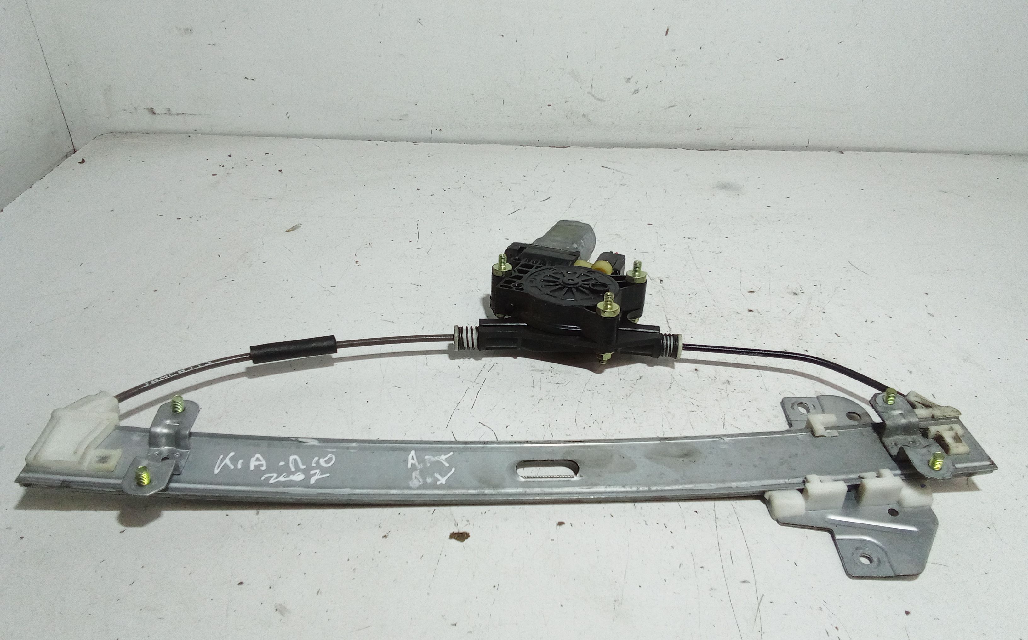 Alzacristallo Porta Ant. Destro 824021G000 Usato