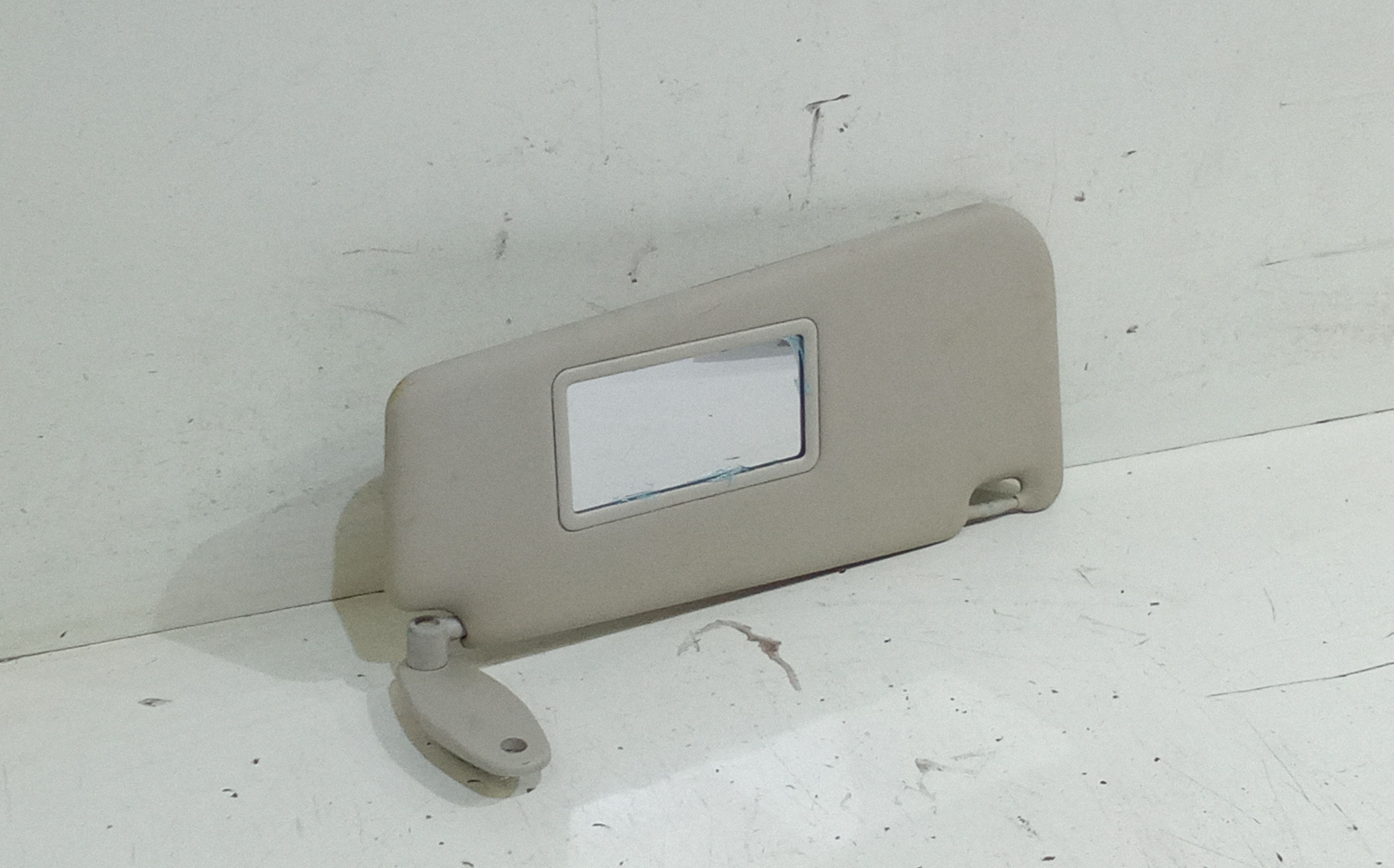 Aletta Parasole Parabrezza Destro 735411165 Usato