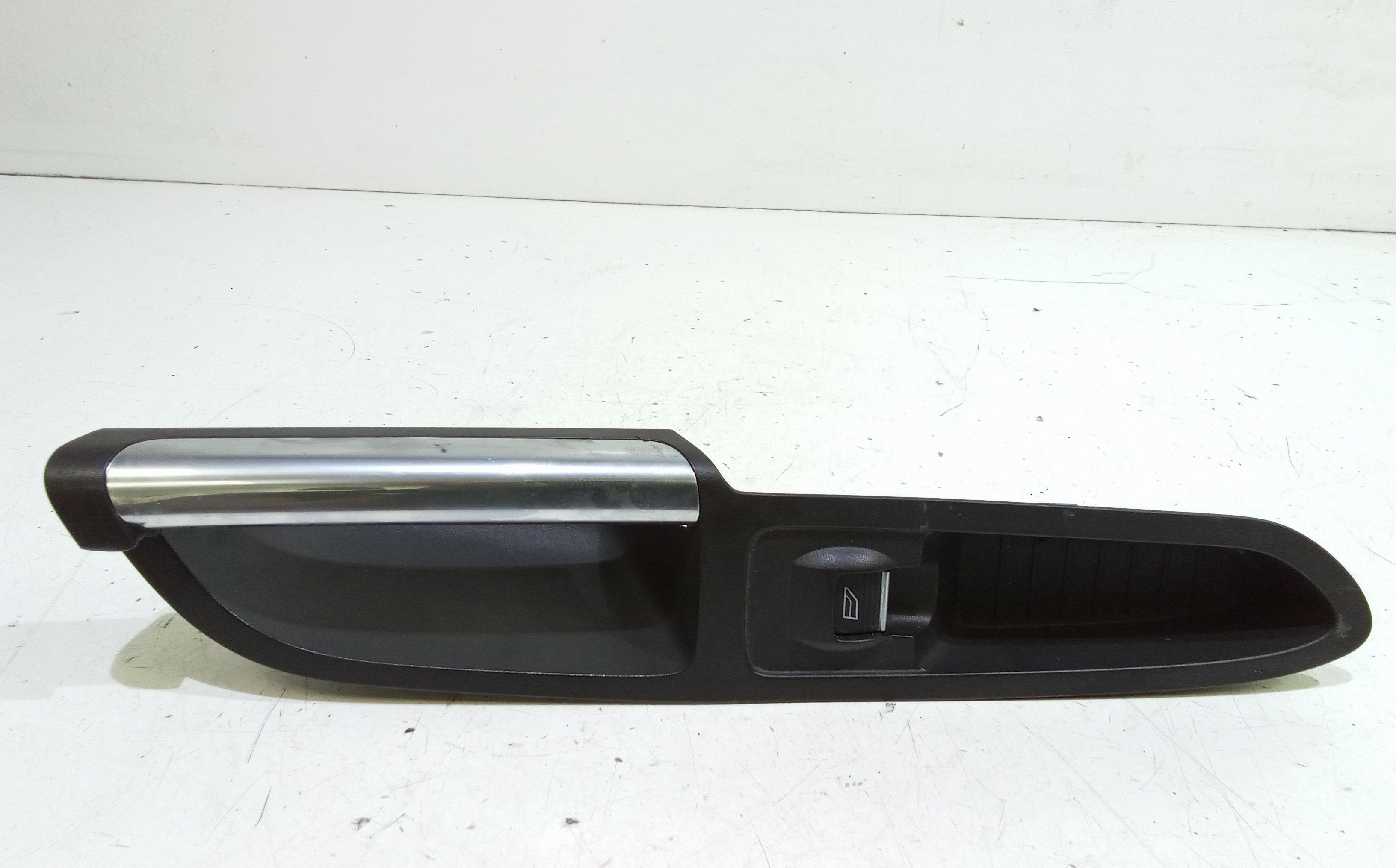 Interruttore Alzacristalli Porta Ant. Destro Usato