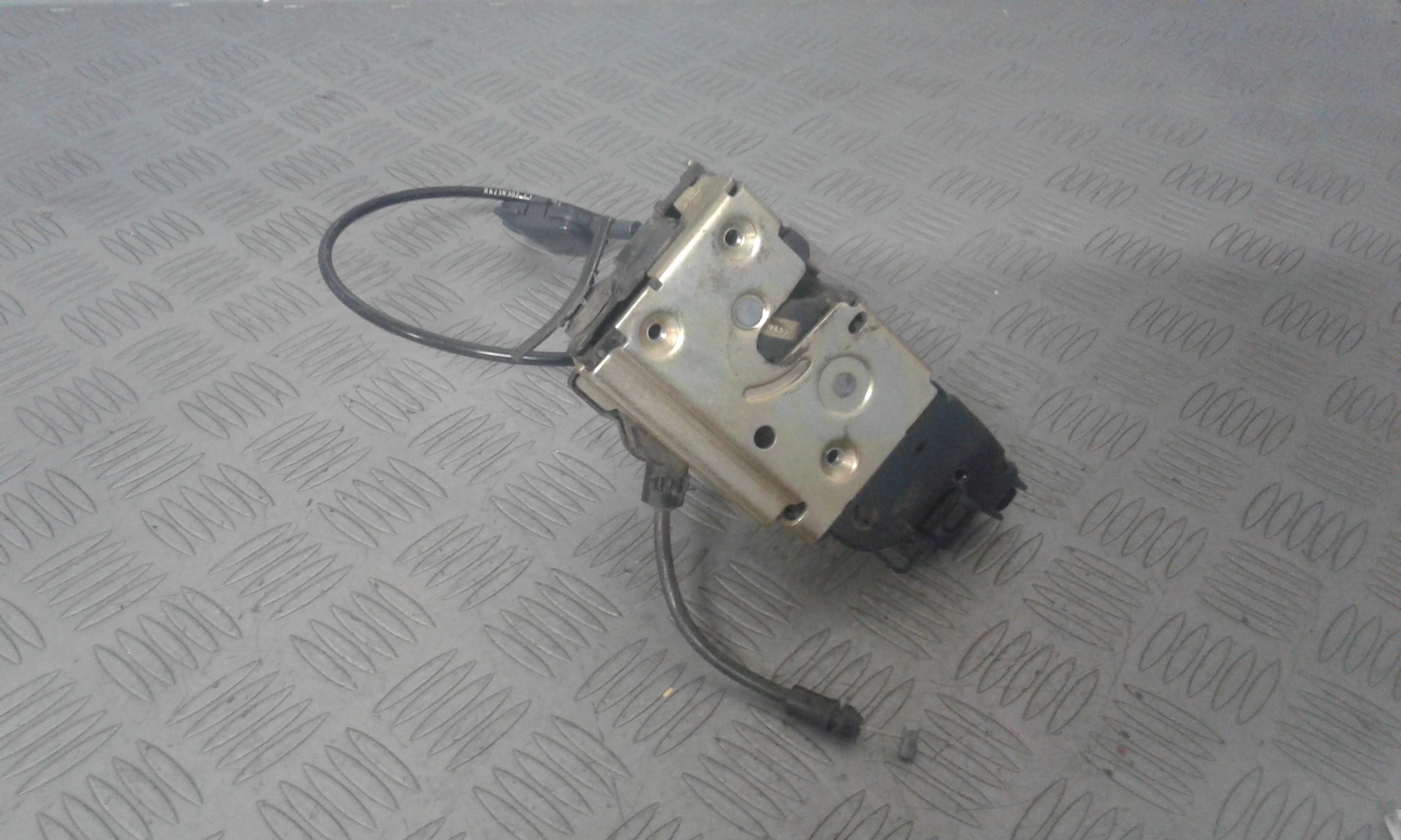 Serratura Porta Ant. Destro 8200119121 Usato