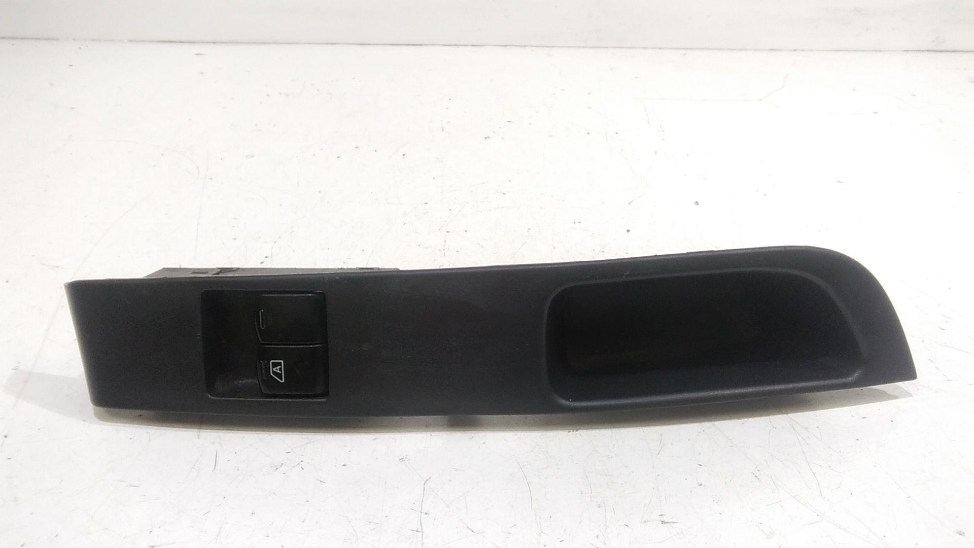 Interruttore Alzacristalli Porta Ant. Sinistro Usato