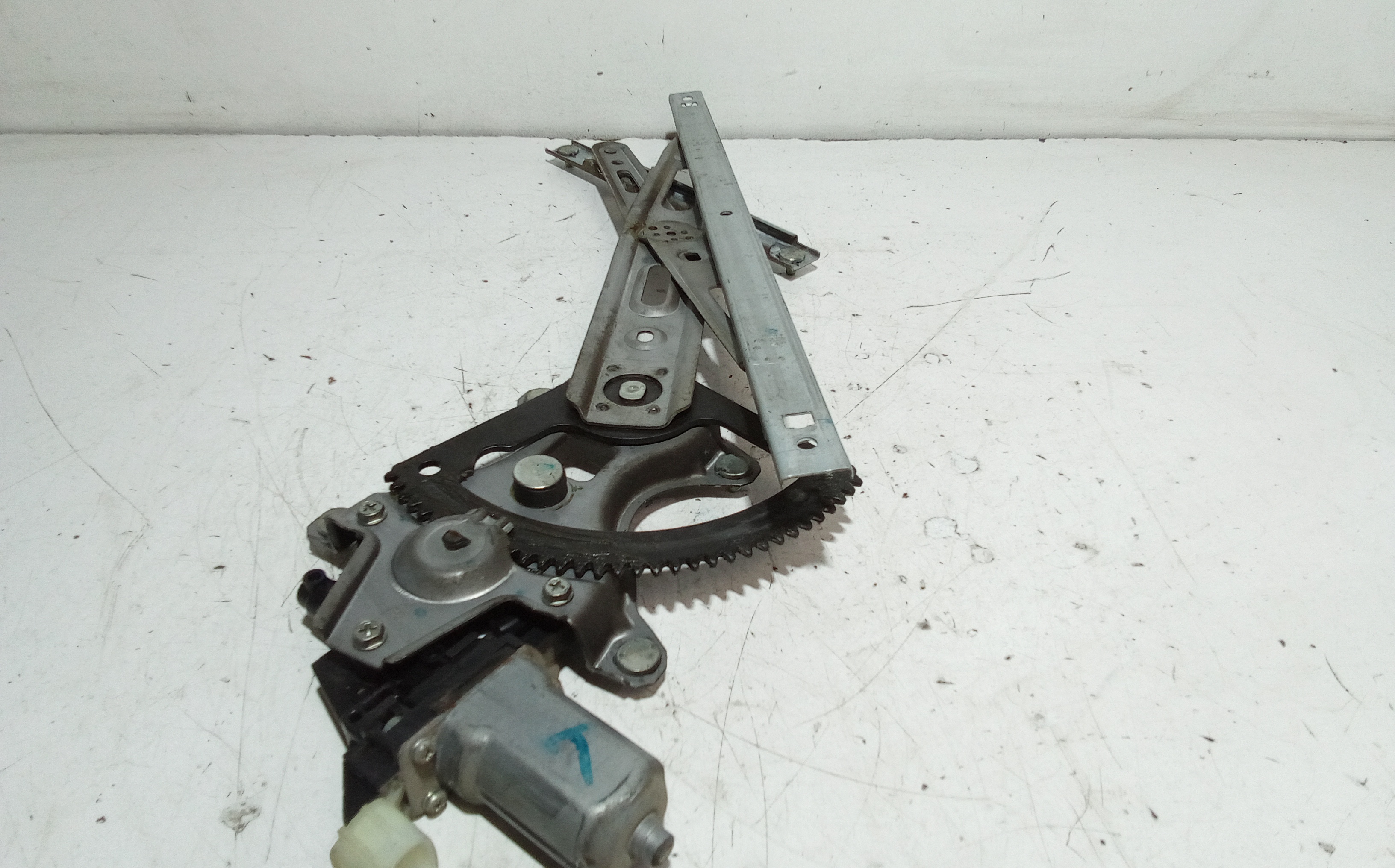 Alzacristallo Porta Ant. Destro 824021J000 Usato