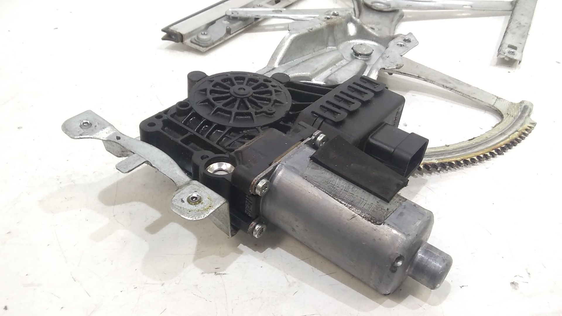 Alzacristallo Porta Ant. Destro Usato